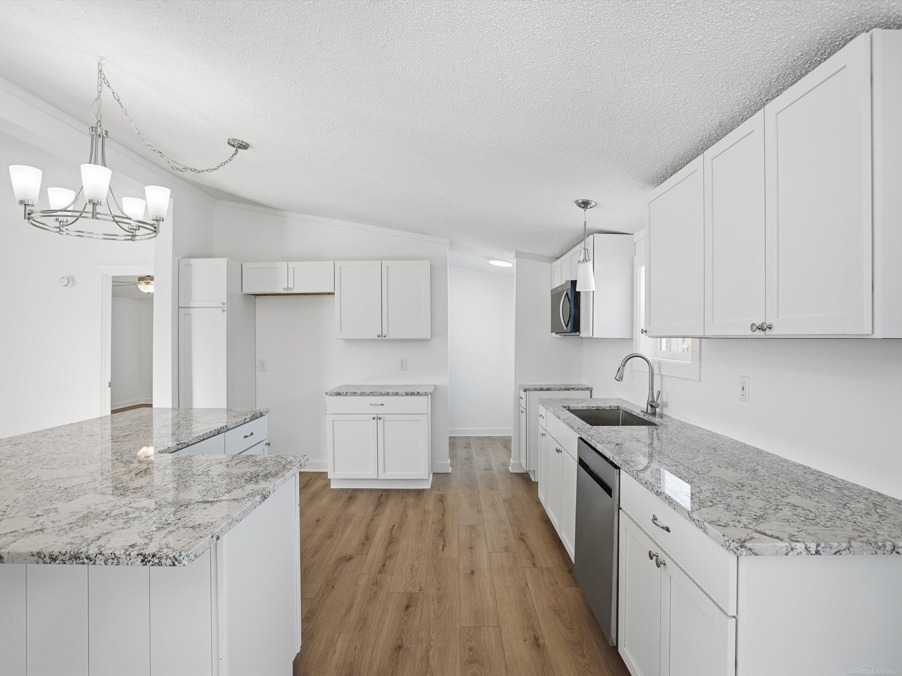 1581 Golden Gate Court, MI 48079 — Photo 16