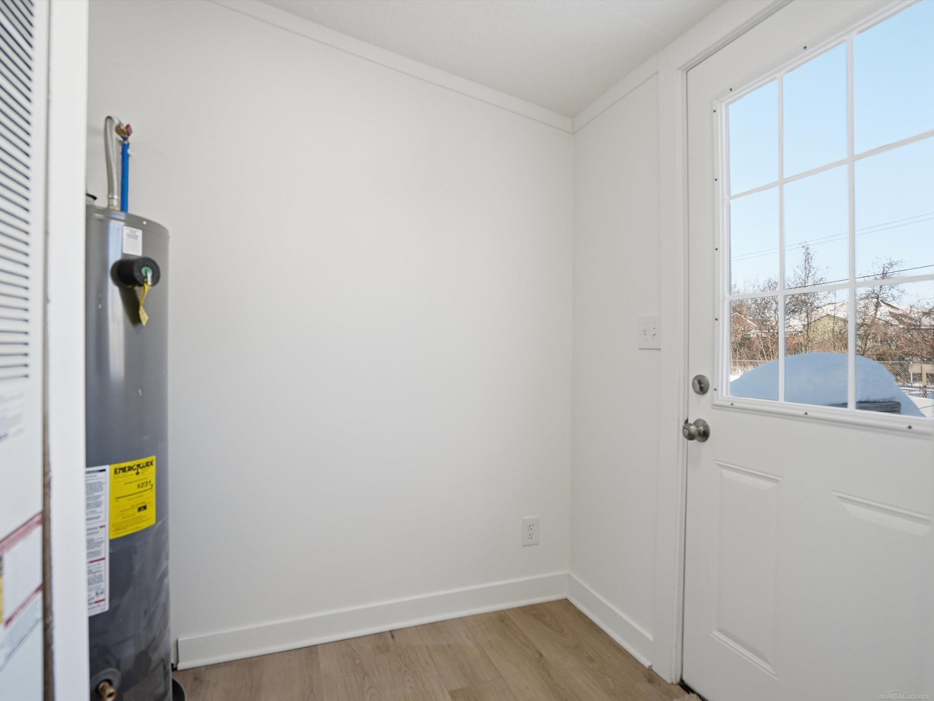 1581 Golden Gate Court, MI 48079 — Photo 19