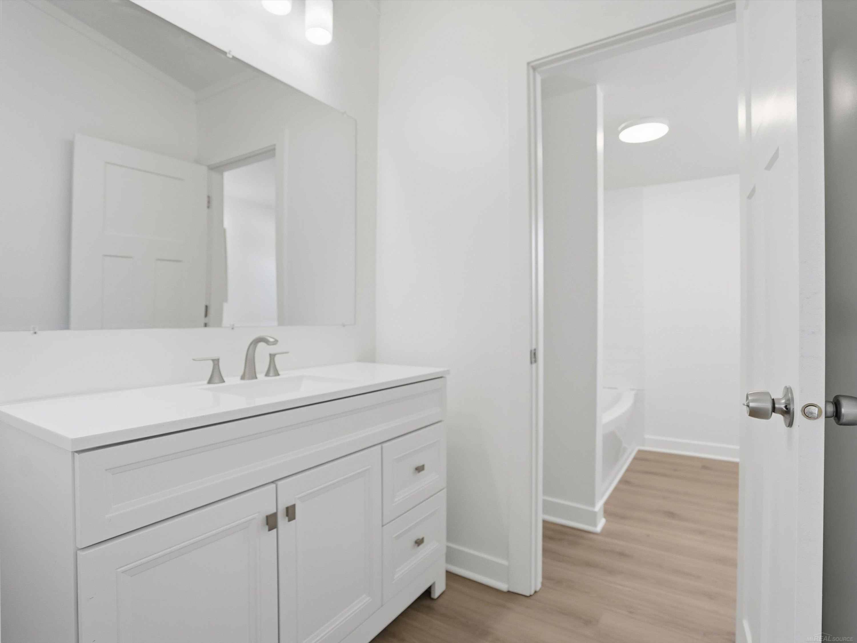 1581 Golden Gate Court, MI 48079 — Photo 22
