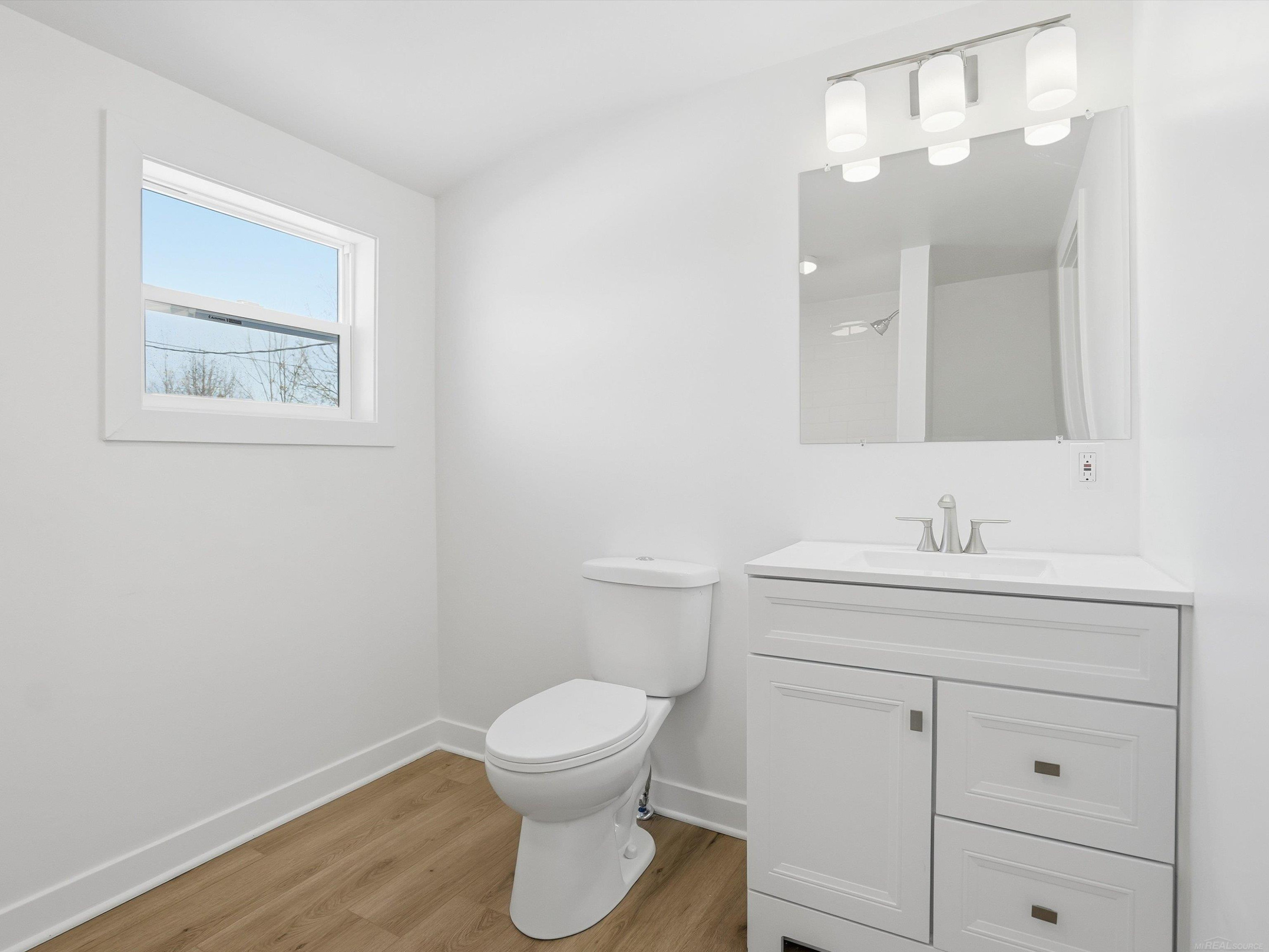 1581 Golden Gate Court, MI 48079 — Photo 23