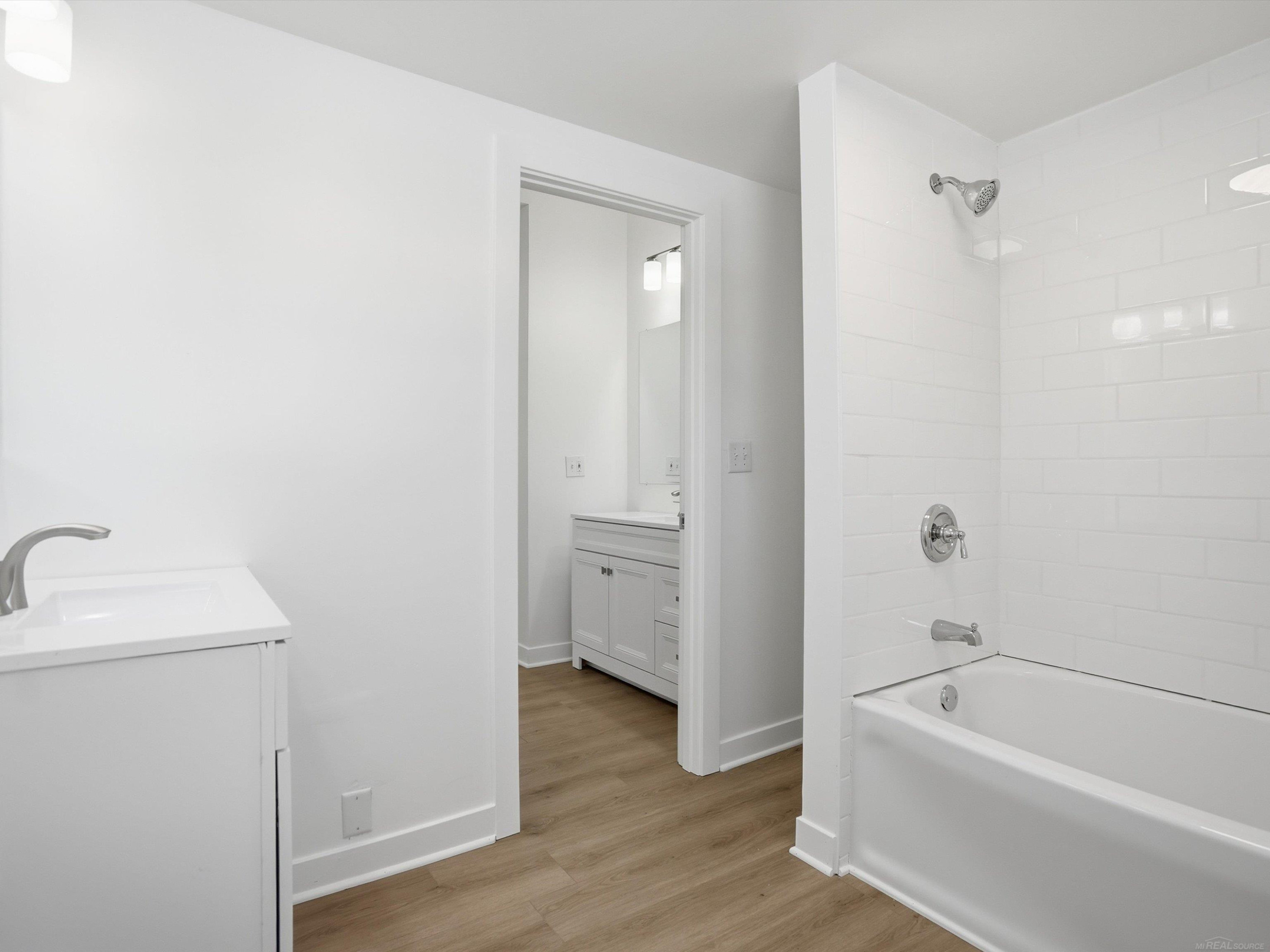 1581 Golden Gate Court, MI 48079 — Photo 24