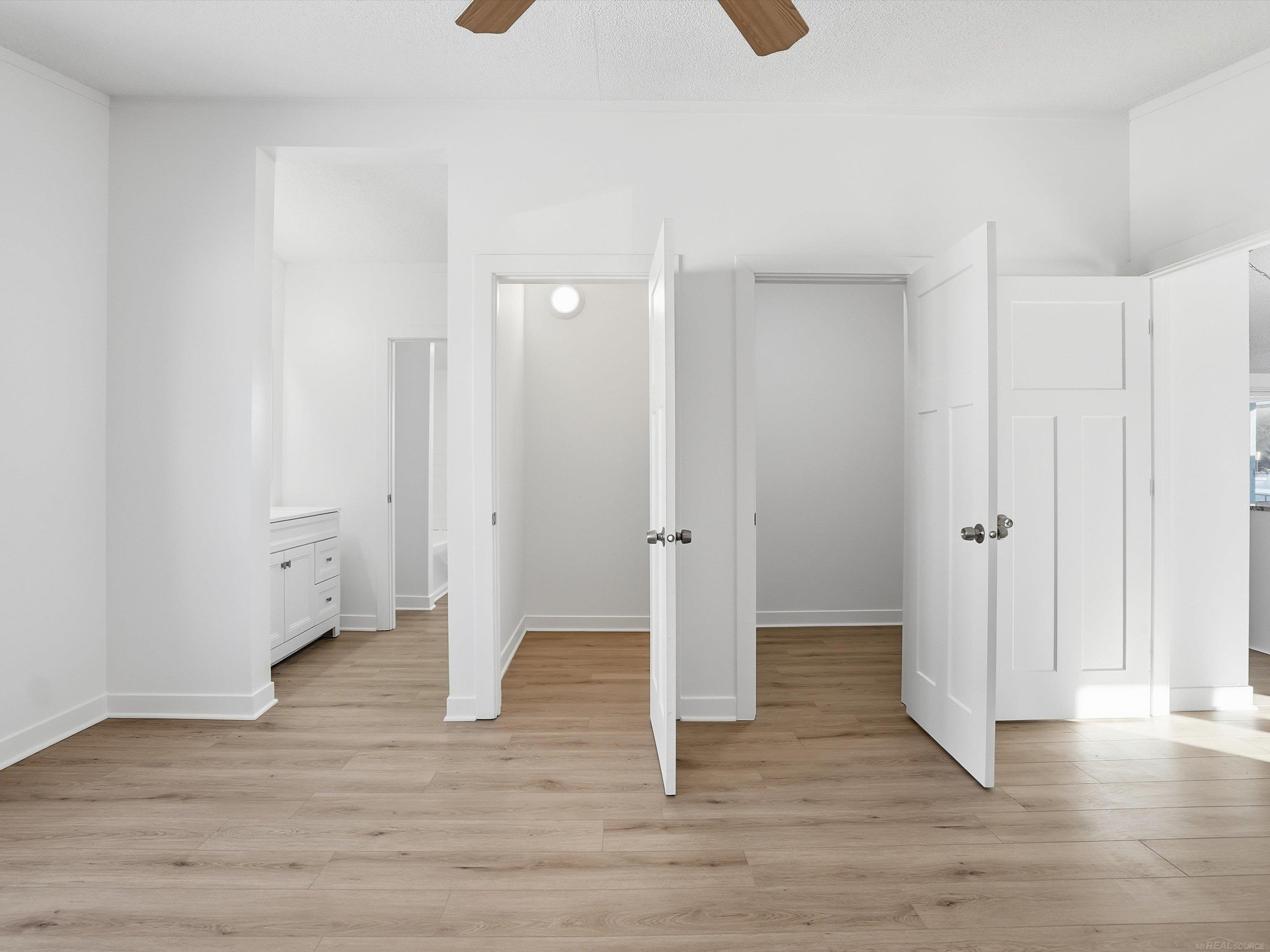 1581 Golden Gate Court, MI 48079 — Photo 25