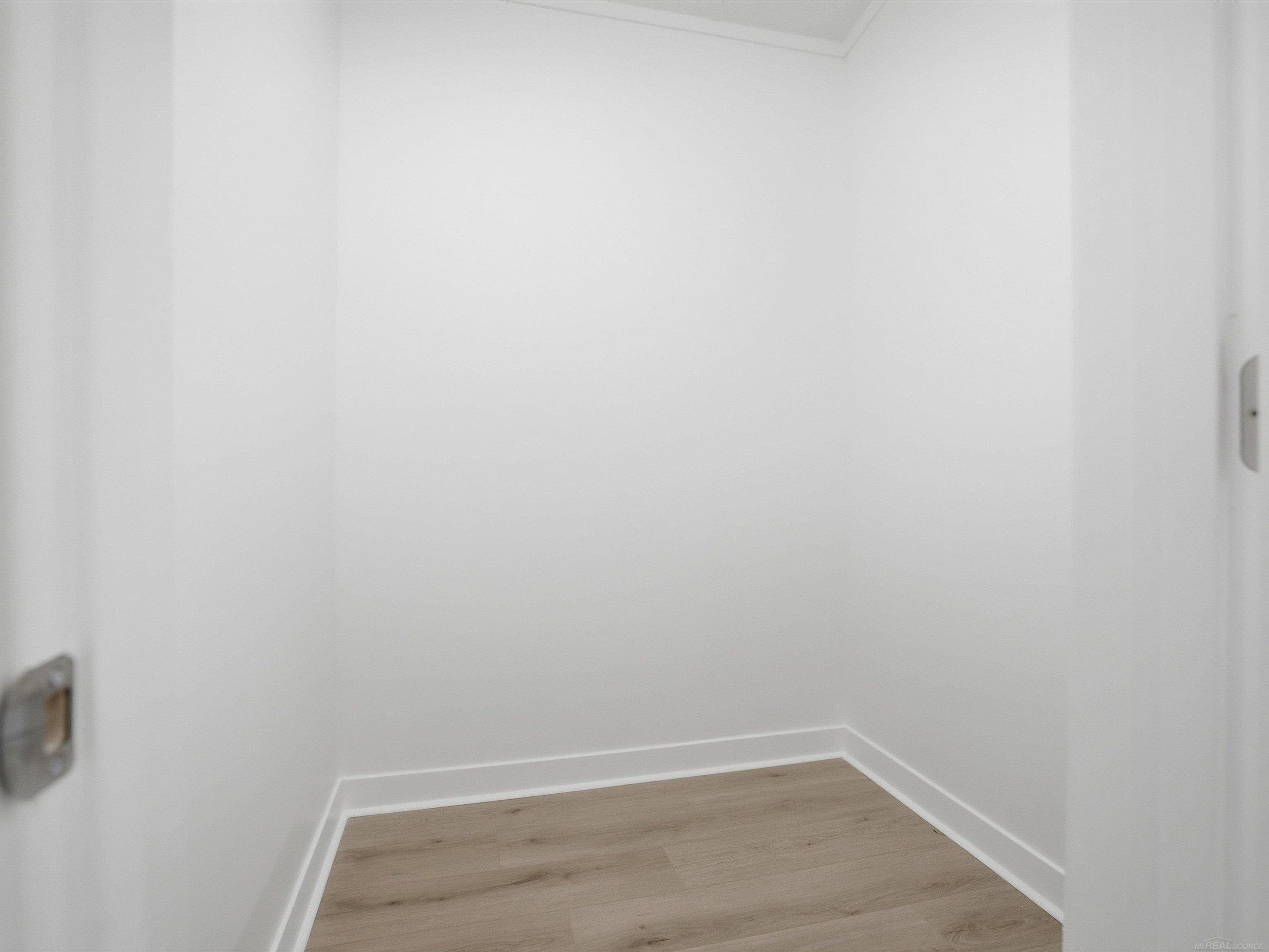 1581 Golden Gate Court, MI 48079 — Photo 26