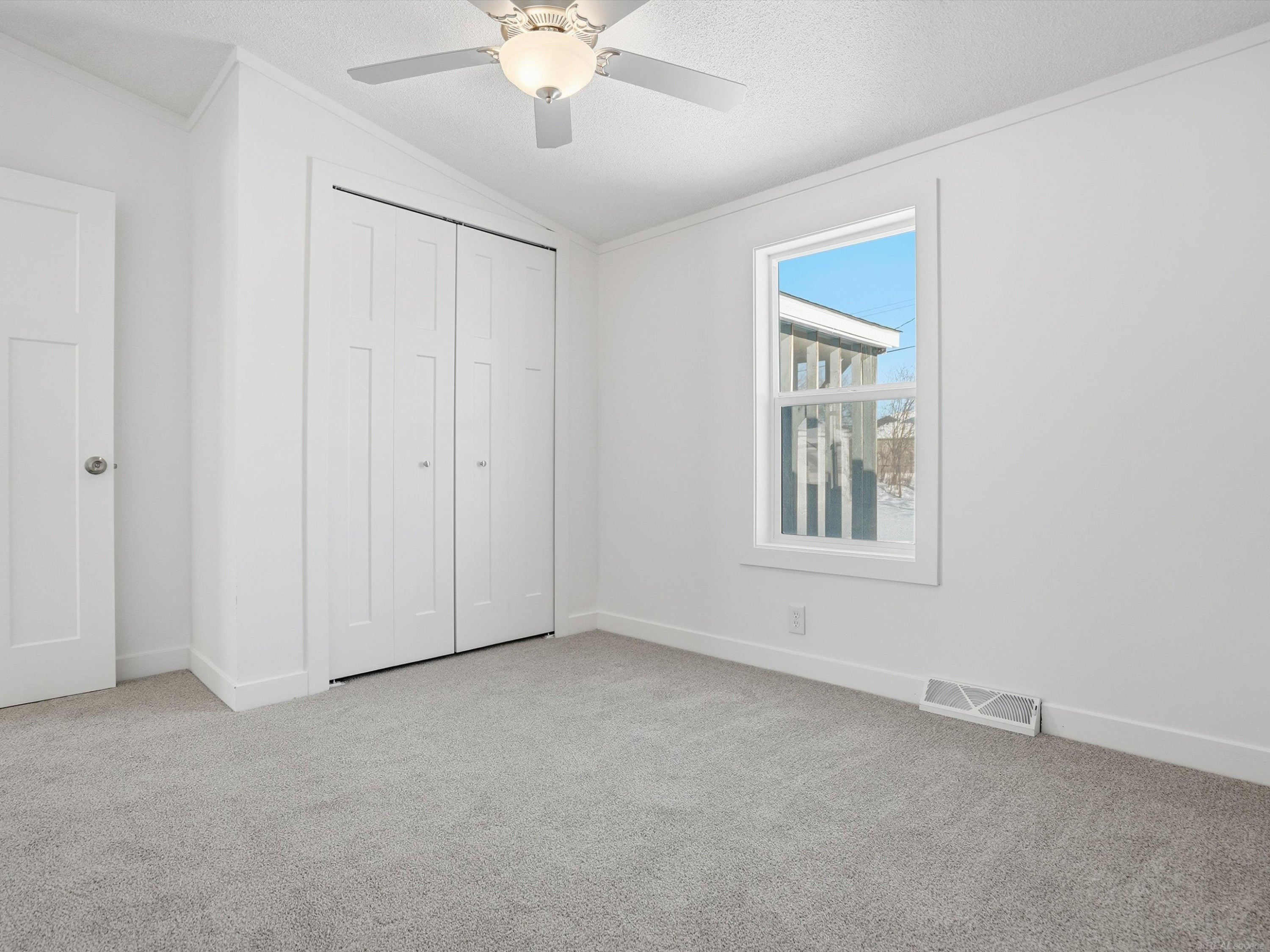 1581 Golden Gate Court, MI 48079 — Photo 31