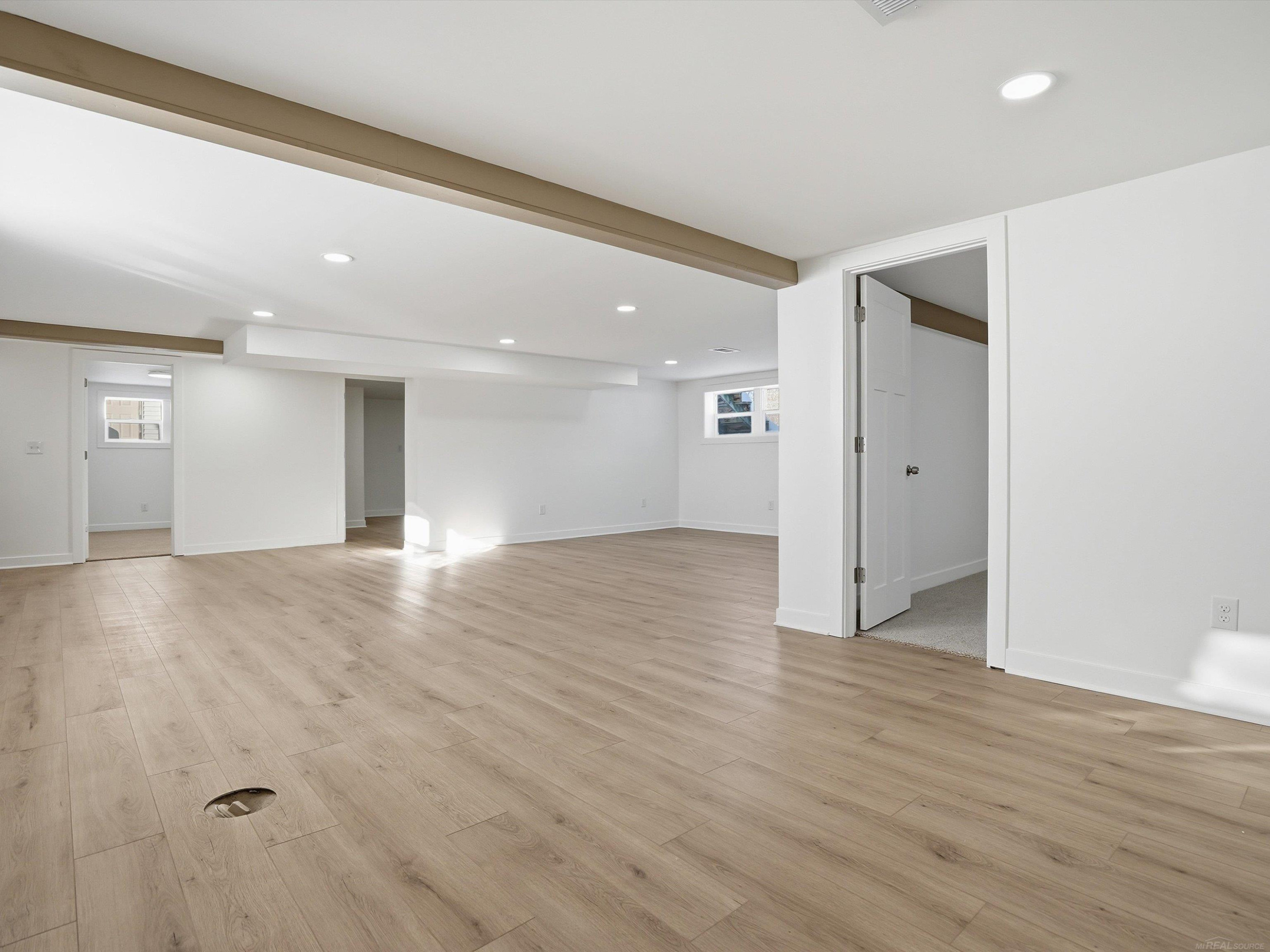 1581 Golden Gate Court, MI 48079 — Photo 34
