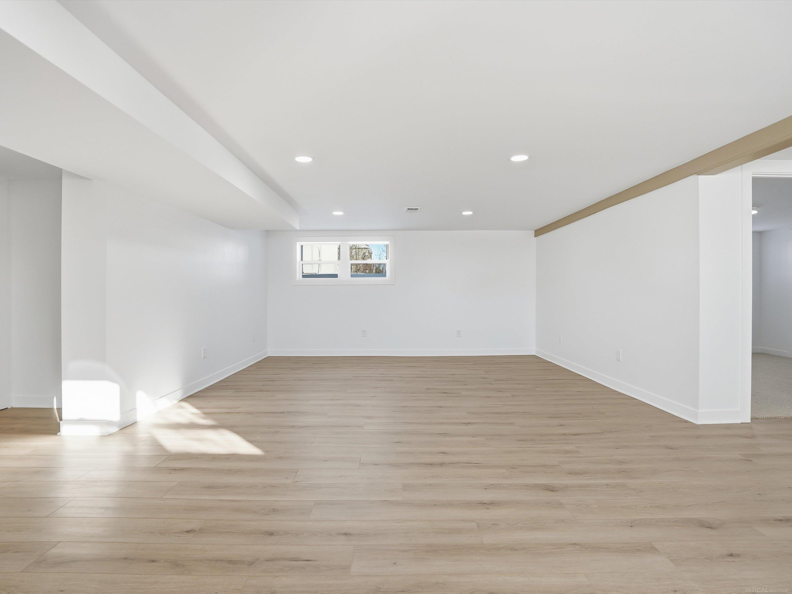 1581 Golden Gate Court, MI 48079 — Photo 35
