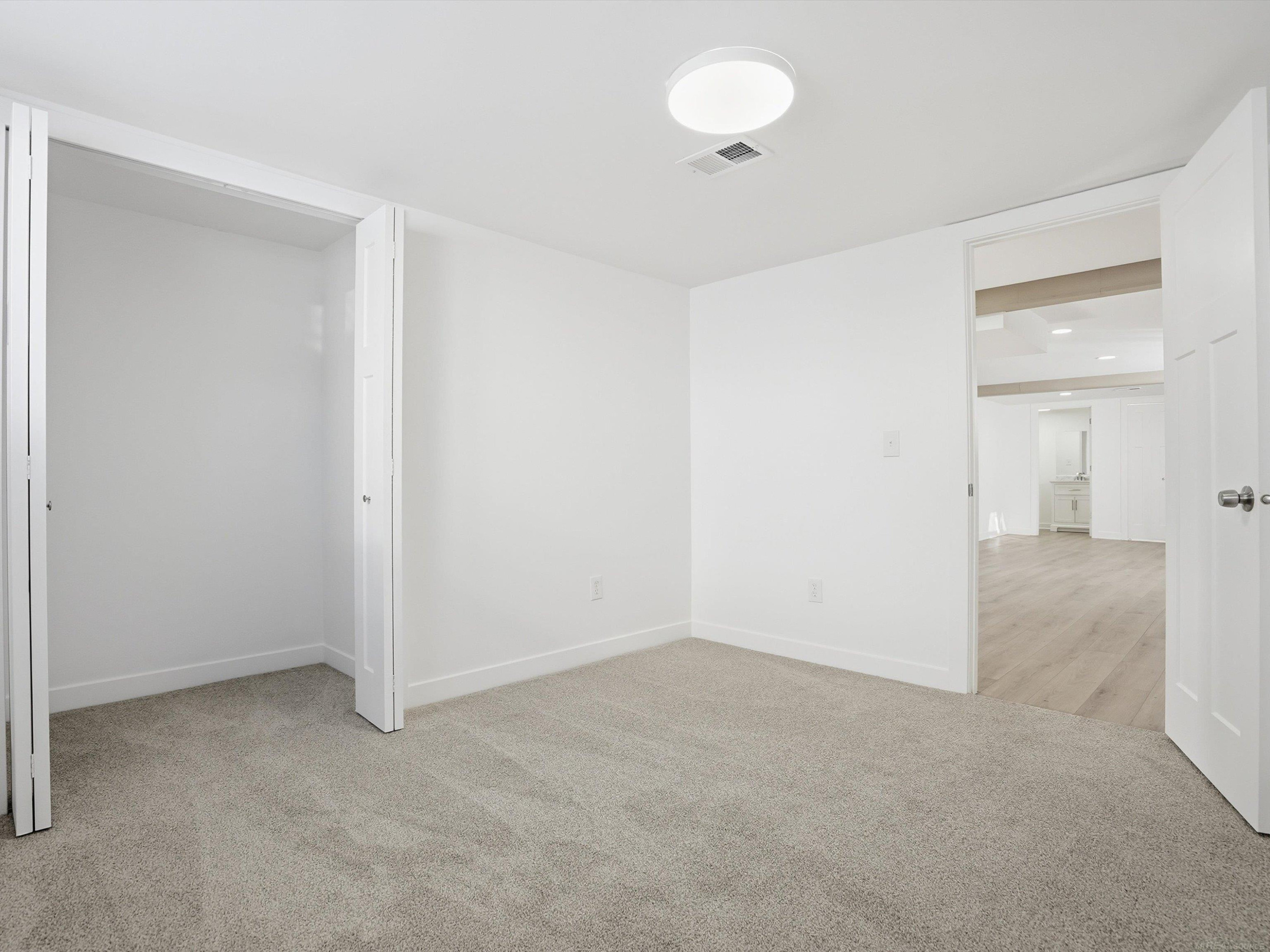 1581 Golden Gate Court, MI 48079 — Photo 37