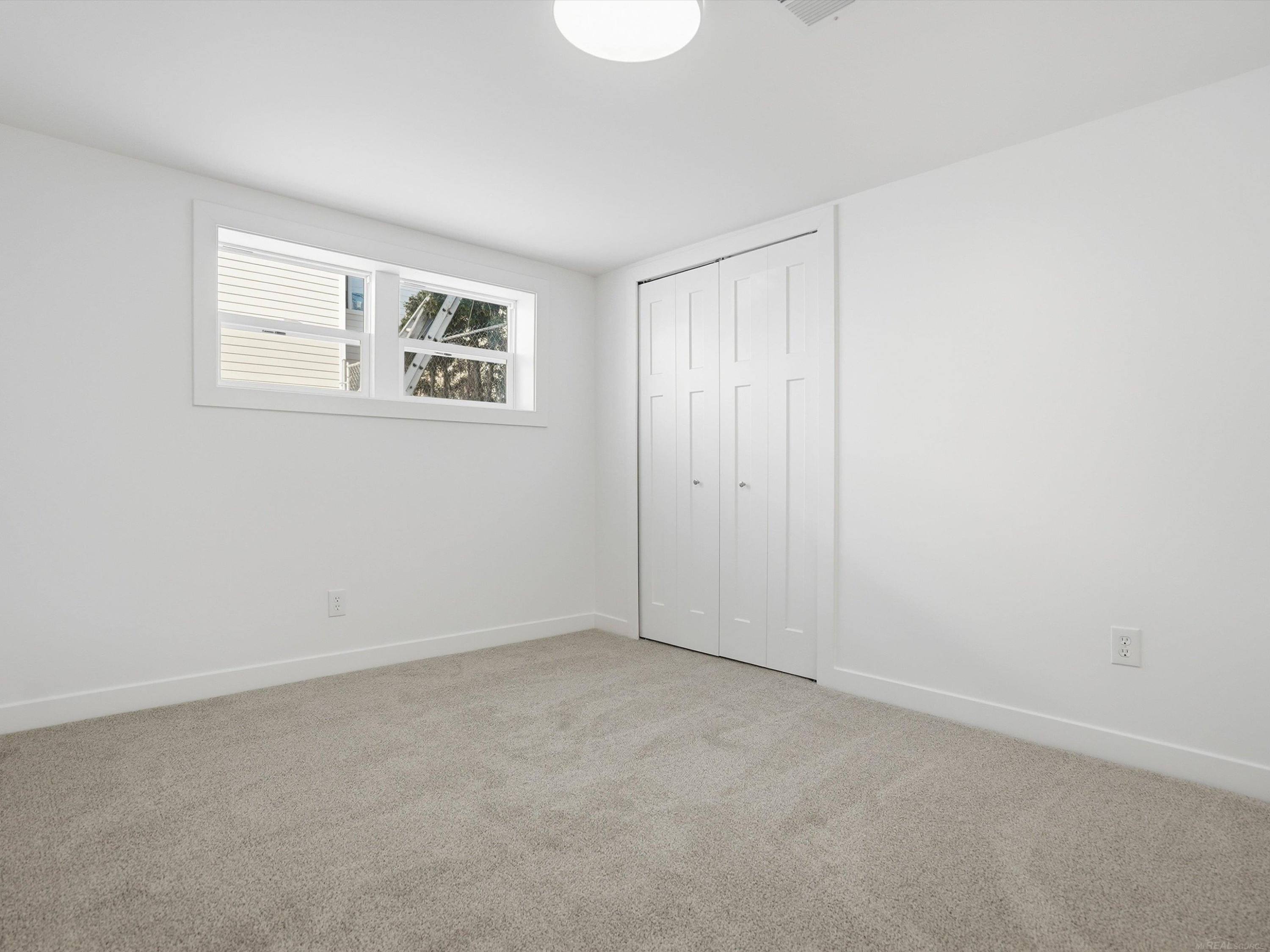 1581 Golden Gate Court, MI 48079 — Photo 38