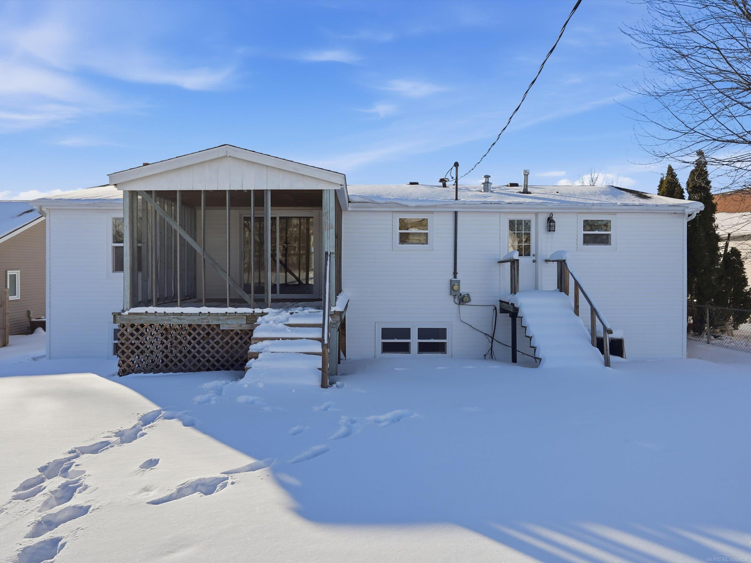 1581 Golden Gate Court, MI 48079 — Photo 45