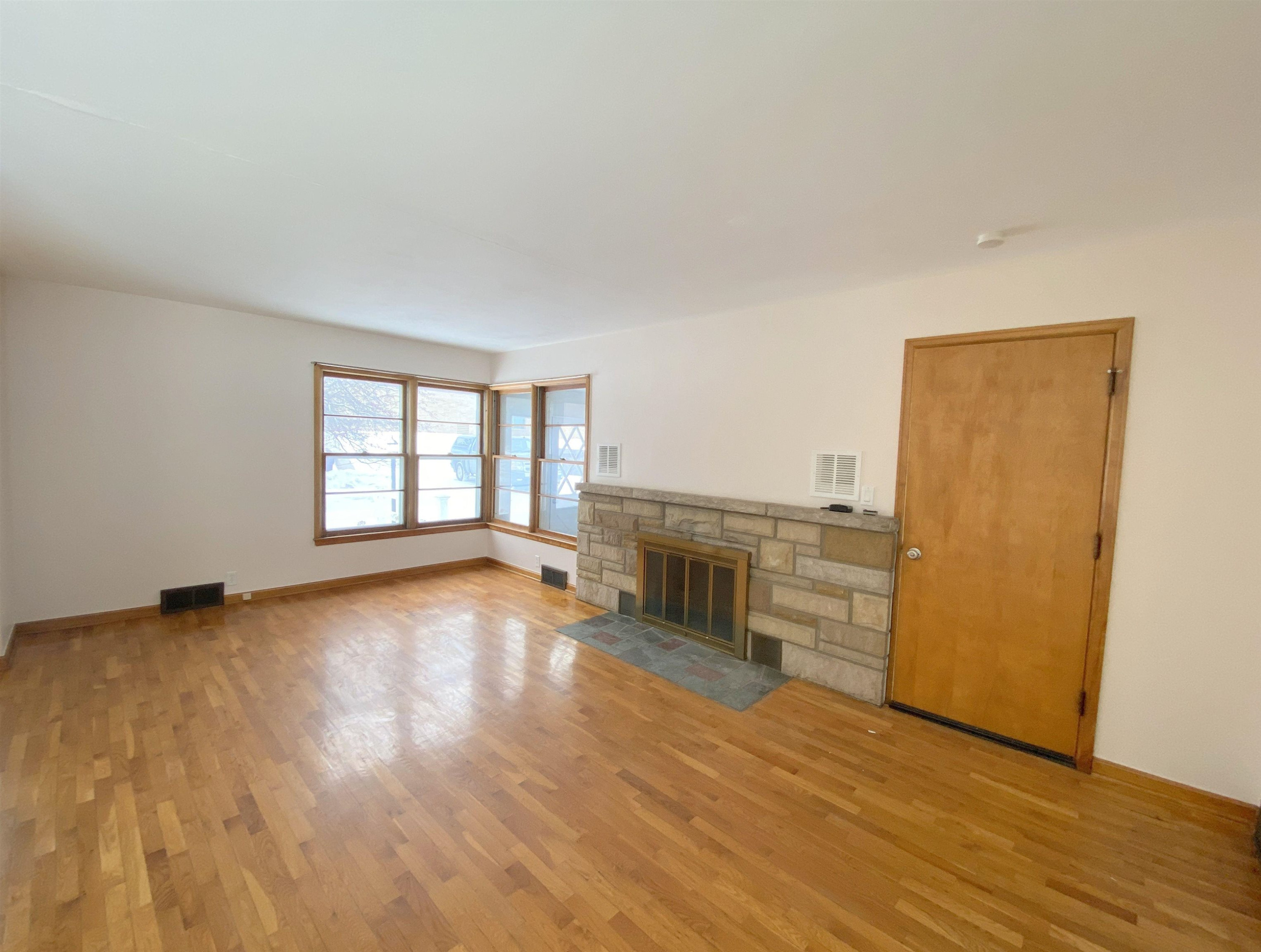 107 High Street, Laingsburg, MI 48848 — Photo 8