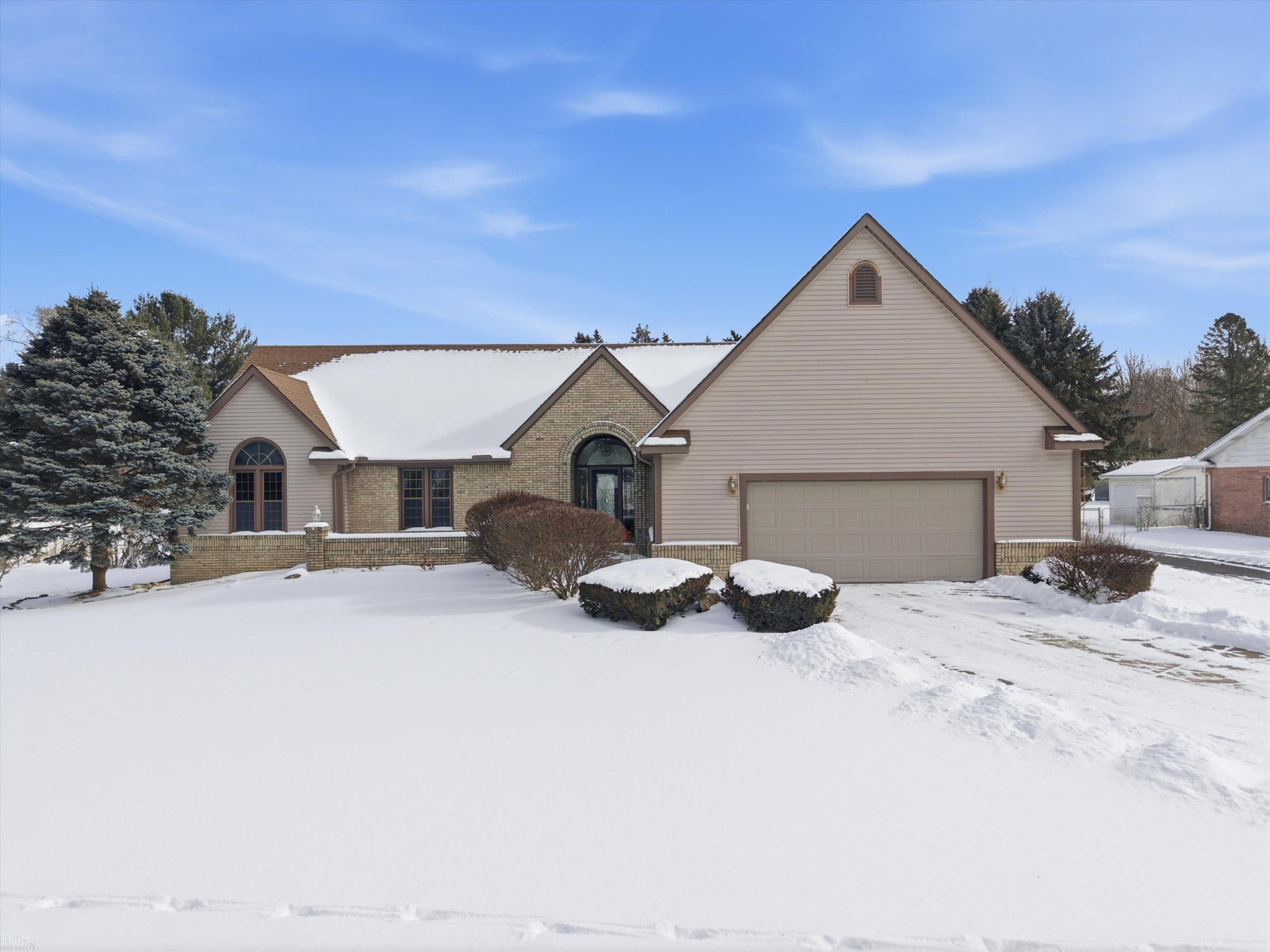11378 Runnells Drive, MI 48420 — Photo 2