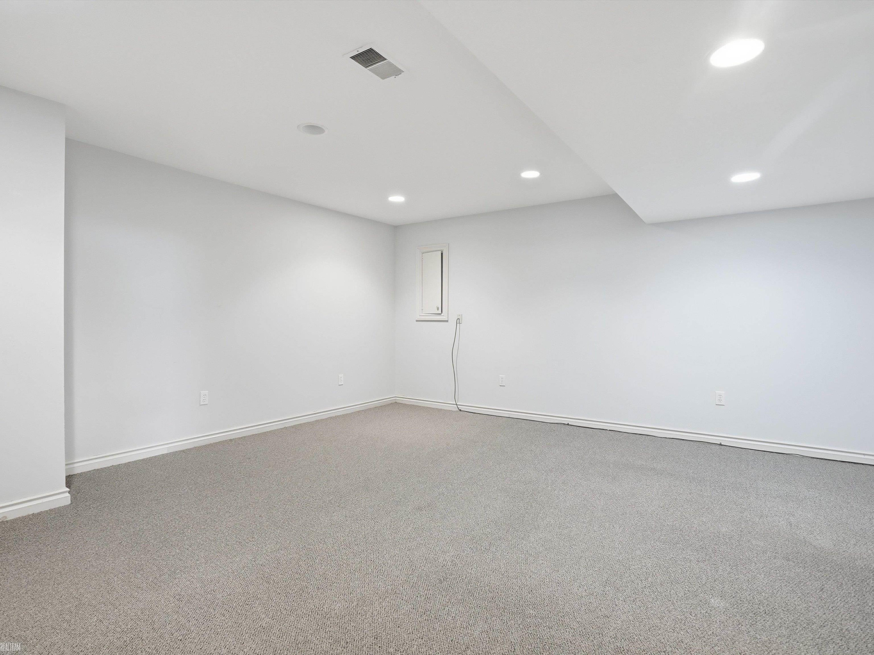 11378 Runnells Drive, MI 48420 — Photo 46
