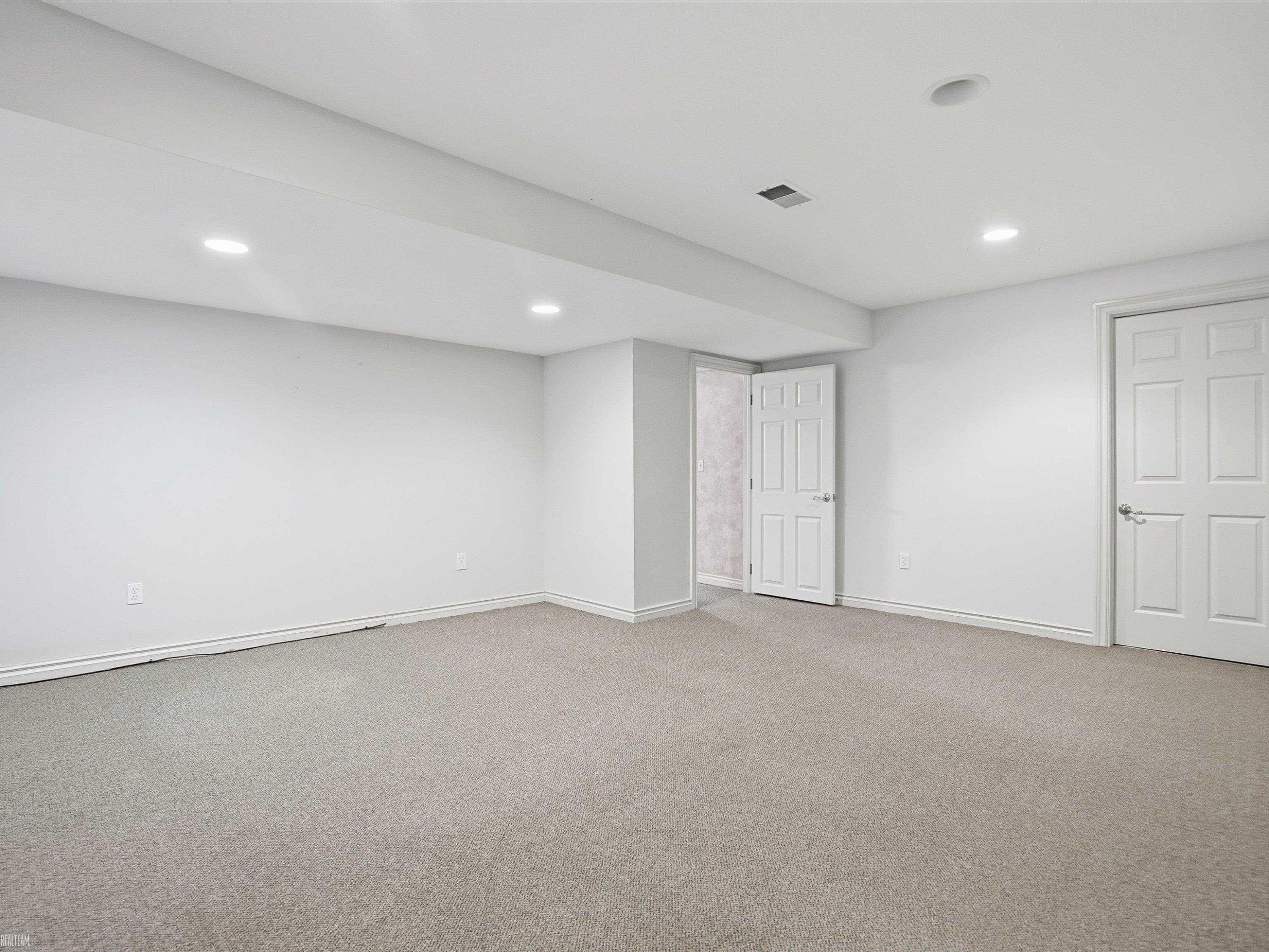 11378 Runnells Drive, MI 48420 — Photo 47