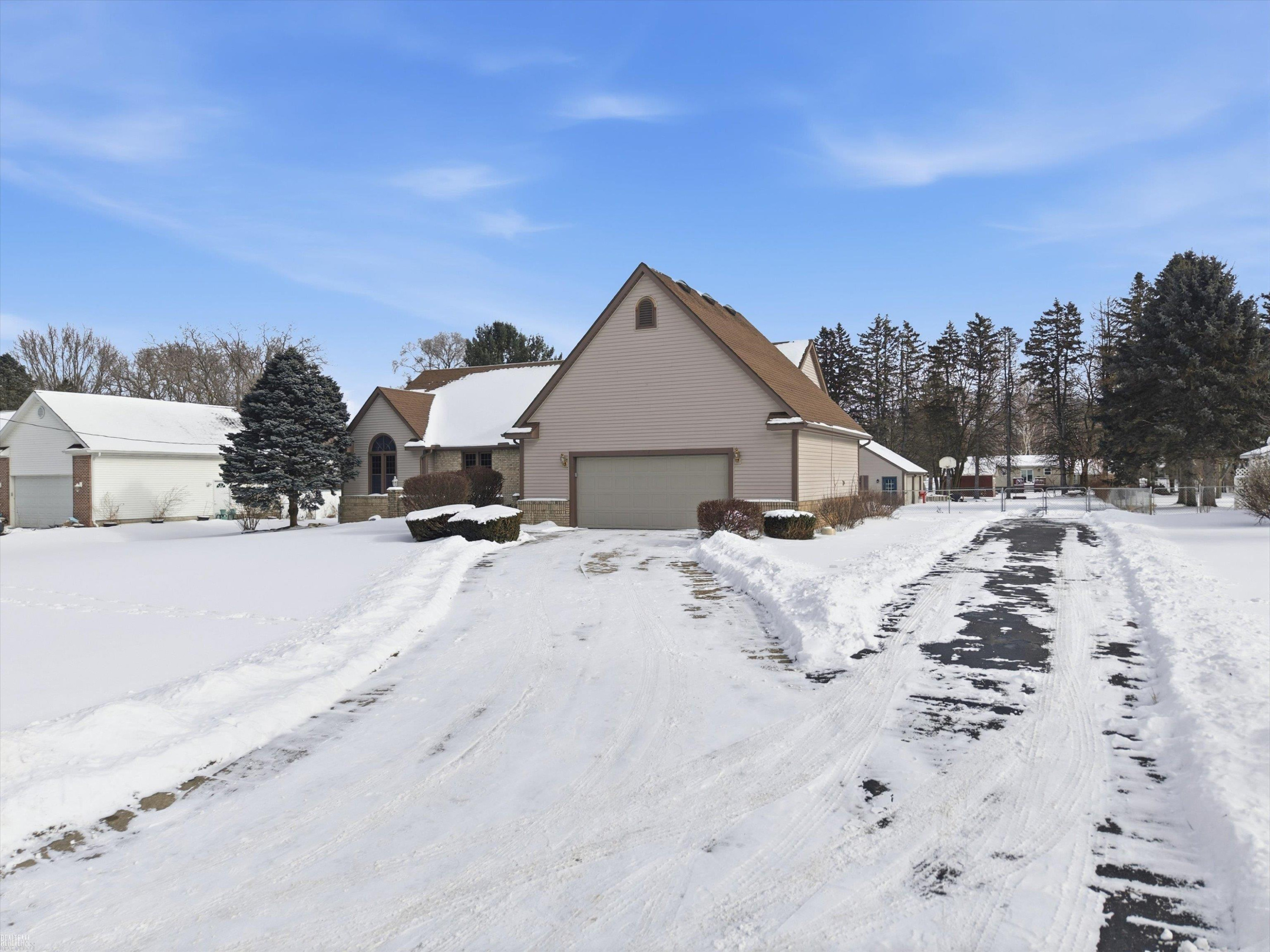 11378 Runnells Drive, MI 48420 — Photo 48