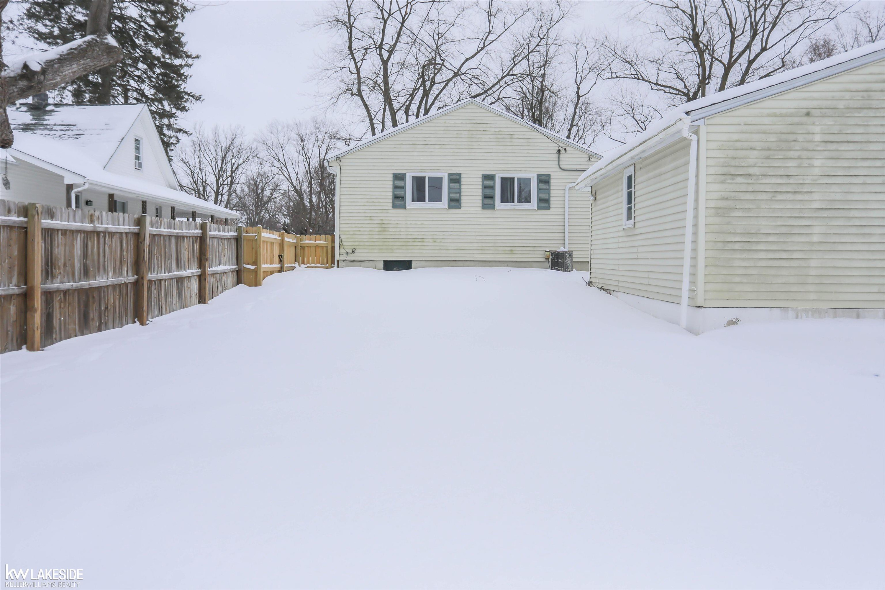 223 Fairgrove Street, MI 48065 — Photo 6