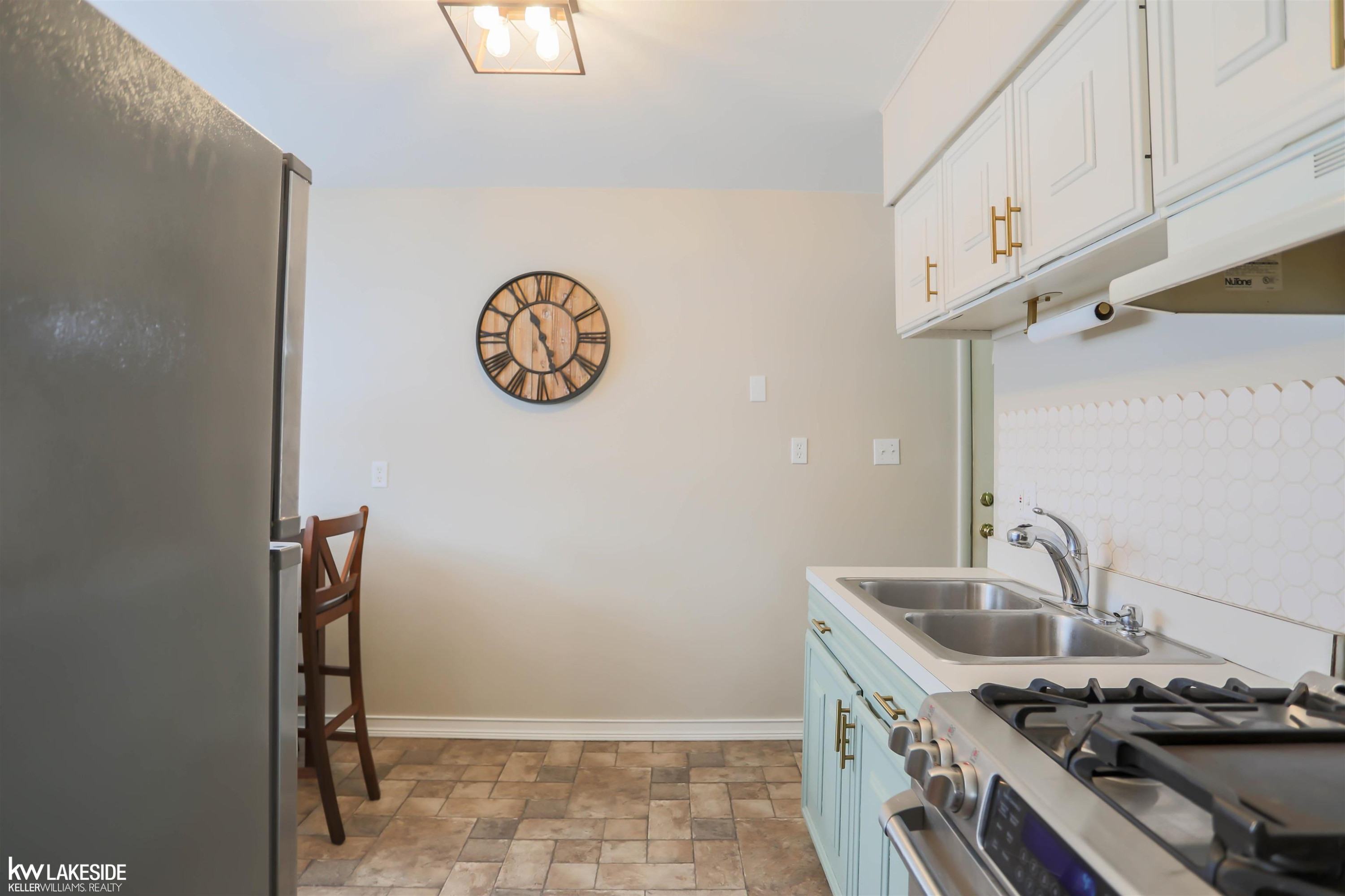 223 Fairgrove Street, MI 48065 — Photo 13