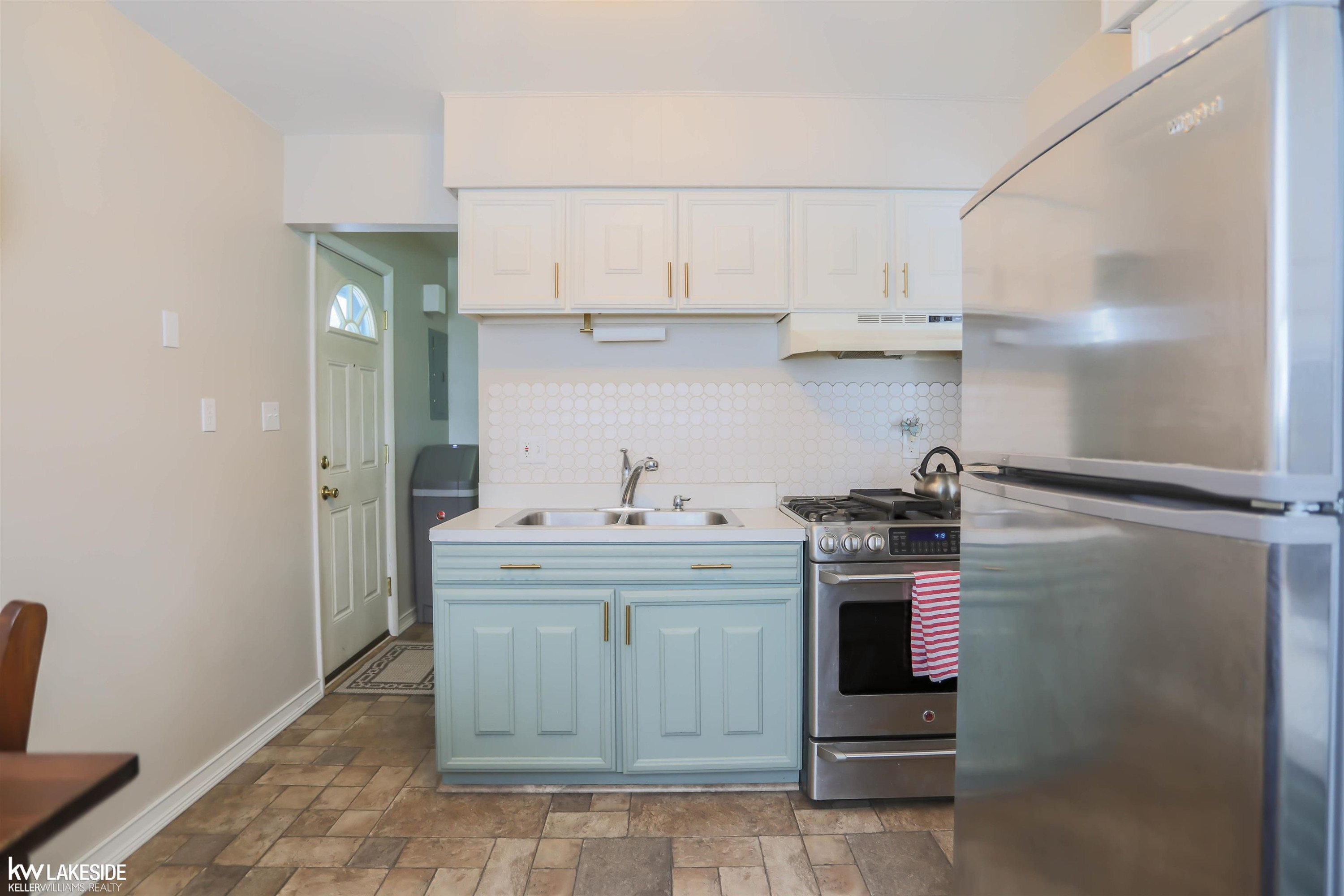 223 Fairgrove Street, MI 48065 — Photo 18
