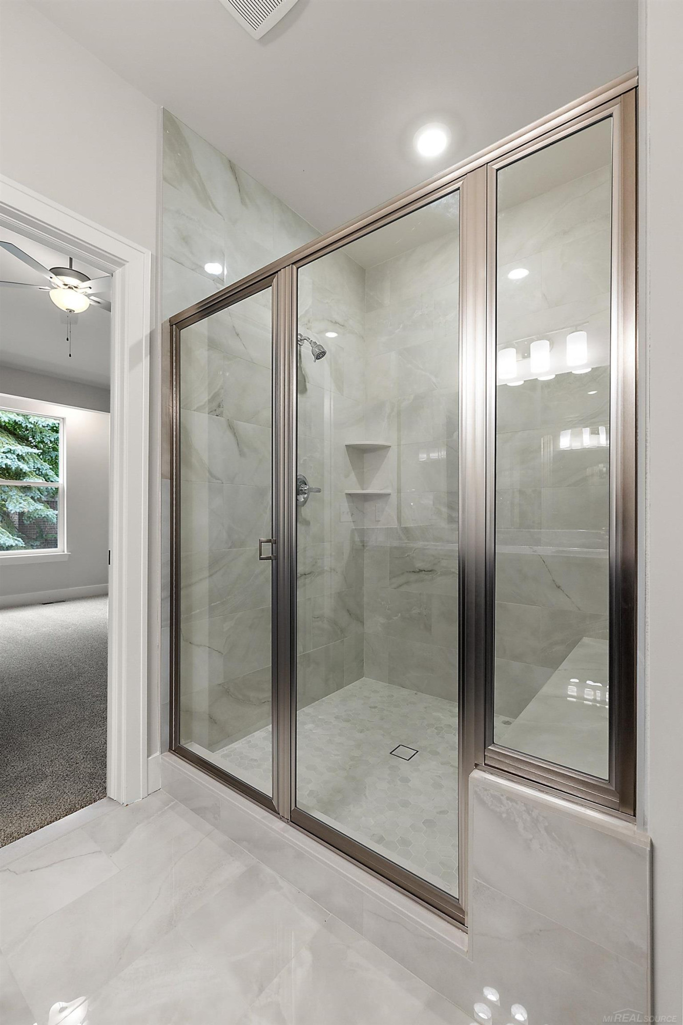 40703 Azalea Drive, Clinton Twp, MI 48036 — Photo 32