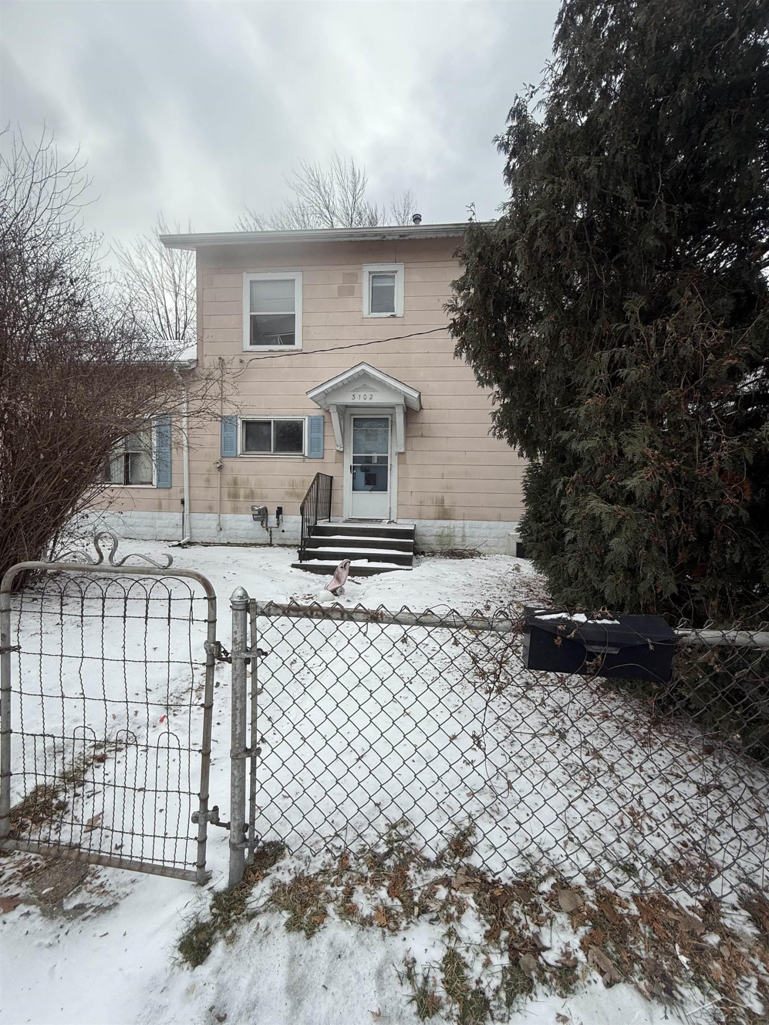 3102 N Water Street, Bay City, MI 48708 — front exterior
