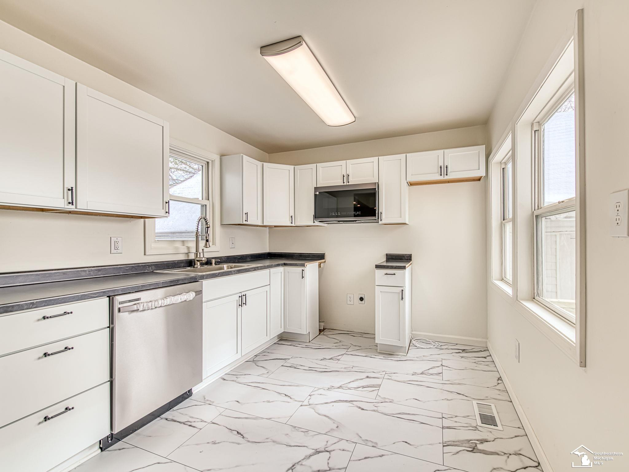 5400 E Albain Road, Monroe, MI 48161 — Photo 11