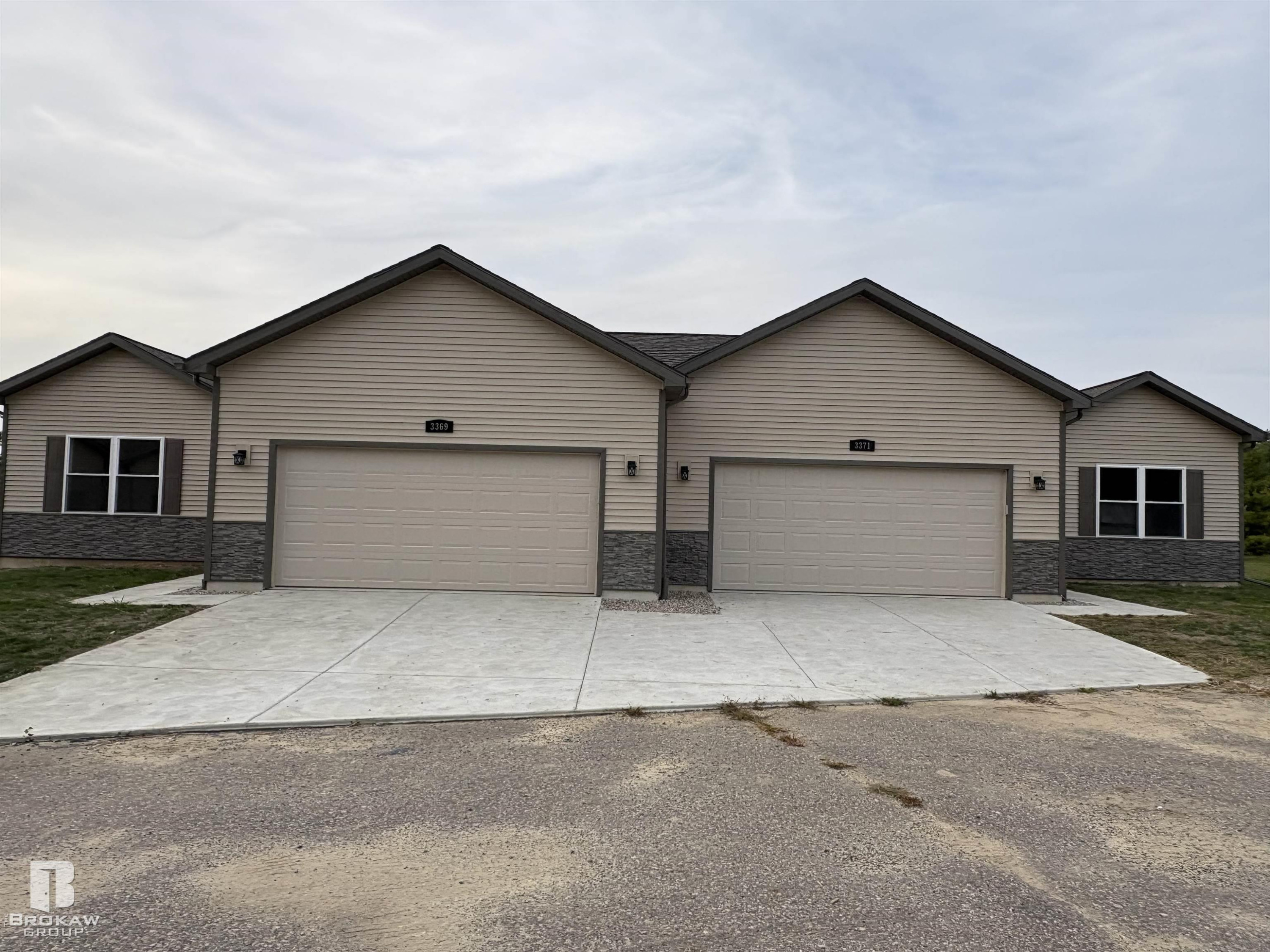 3371 Meadowridge Court, 107, Davison, MI 48423 — Photo 3