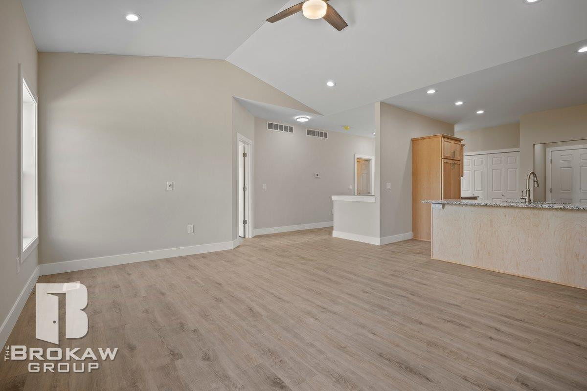 3371 Meadowridge Court, 107, Davison, MI 48423 — Photo 14
