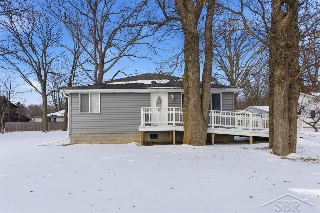 3812 N Saginaw Road, Midland, MI 48640 — front exterior