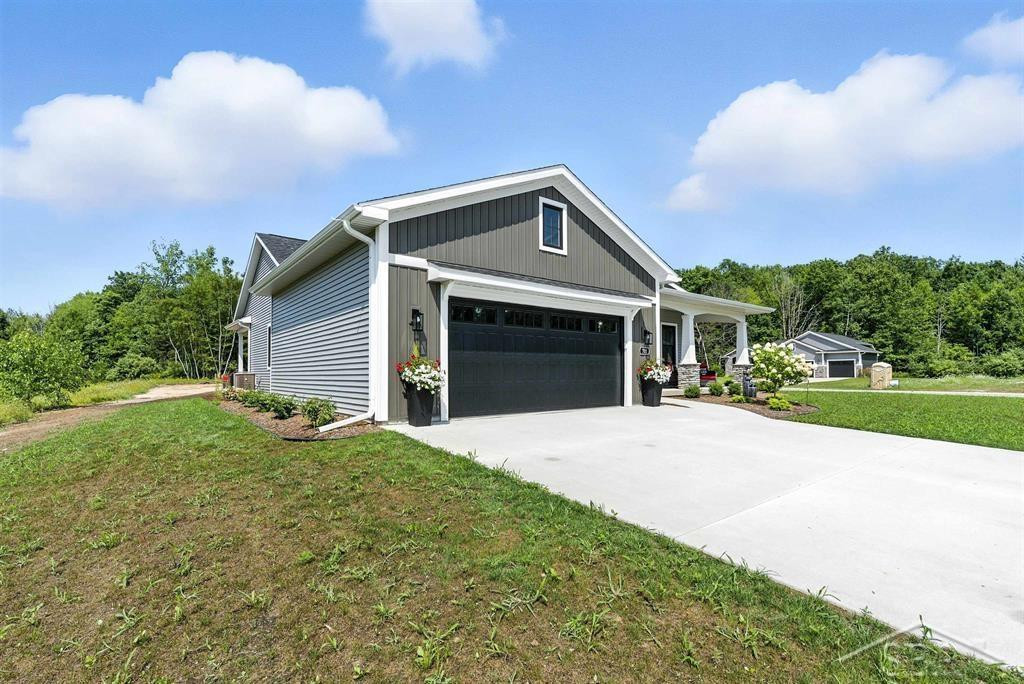 701 Broadhead Drive, Midland, MI 48642 — Photo 3