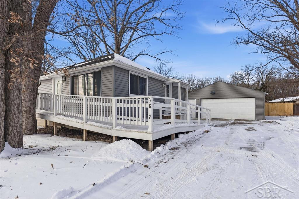 3812 N Saginaw Road, Midland, MI 48640 — Photo 2