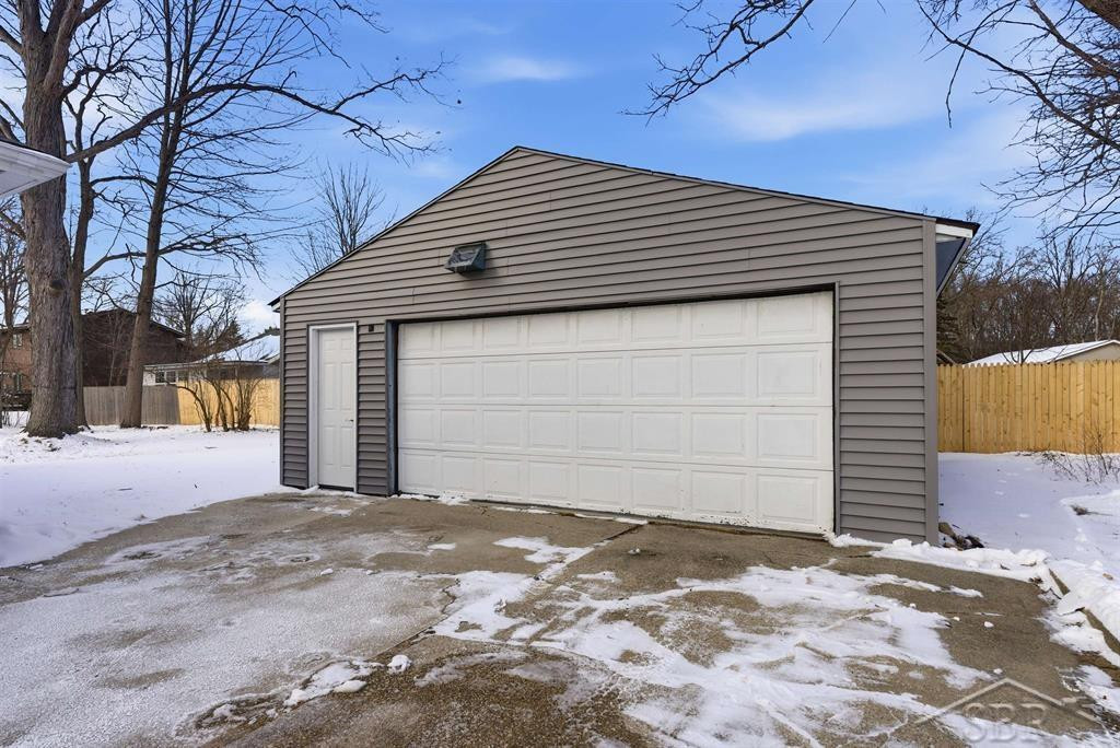 3812 N Saginaw Road, Midland, MI 48640 — Photo 4