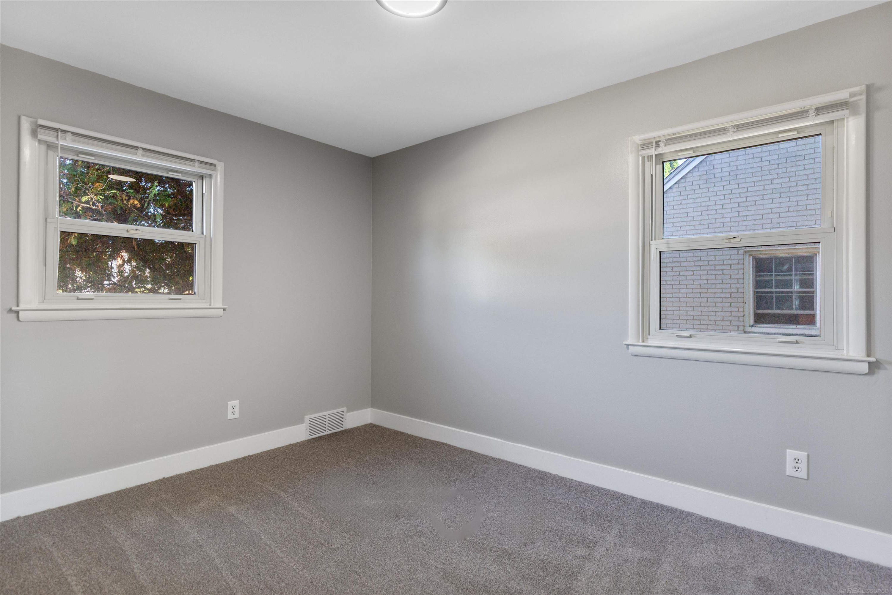 10419 W 11 Mile Road, Huntington Woods, MI — Photo 11