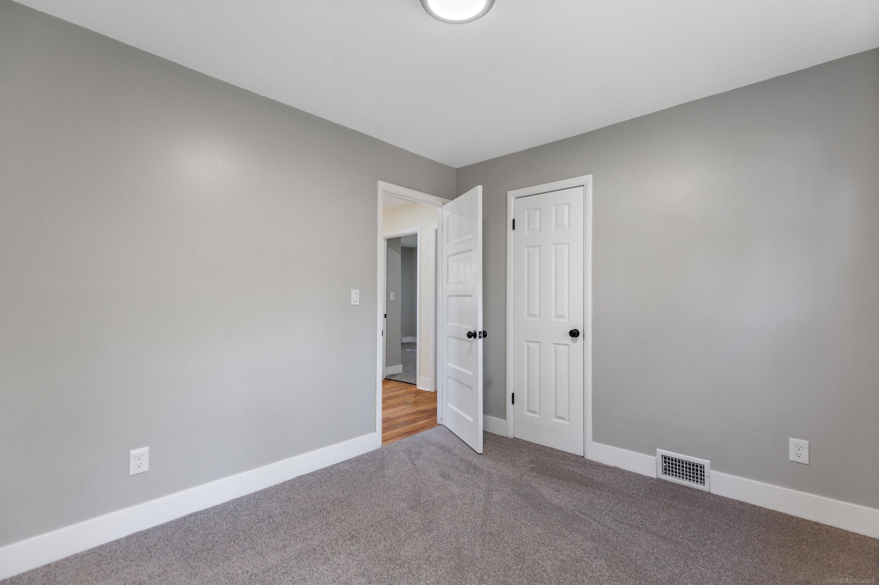 10419 W 11 Mile Road, Huntington Woods, MI — Photo 14