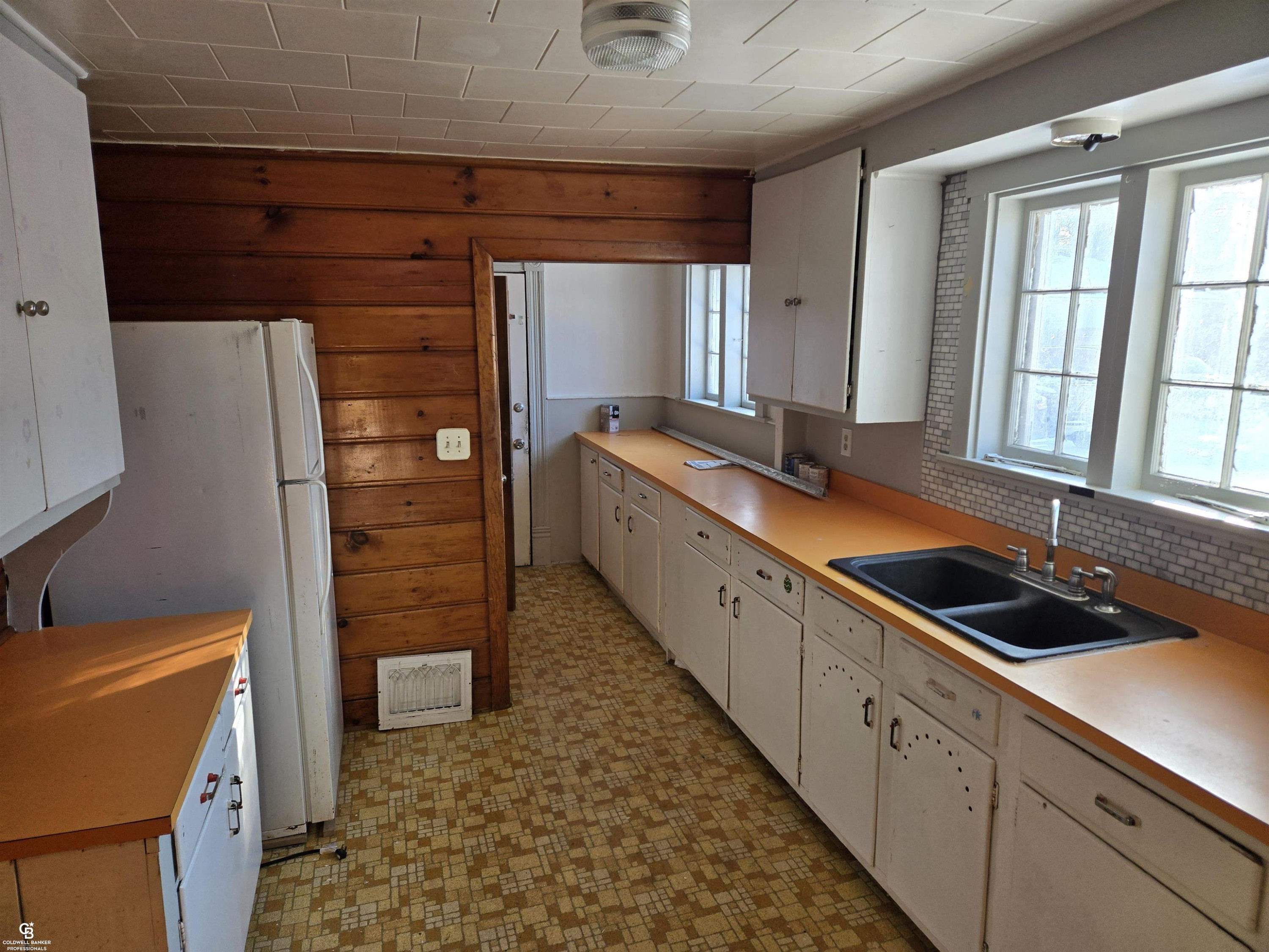 202 S Main Street, Yale, MI 48097 — Photo 7