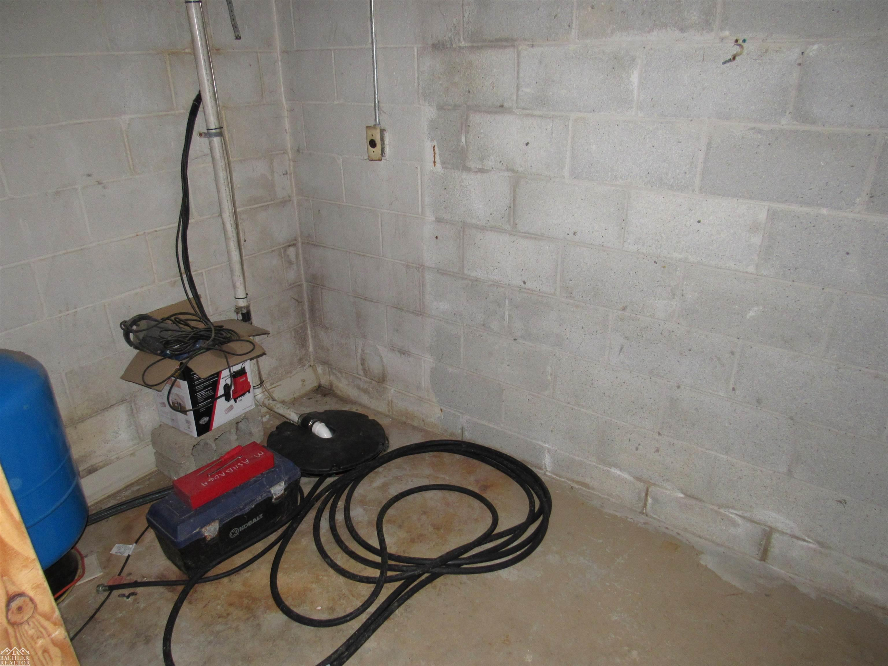 5490 Indian Trail, MI — Photo 29