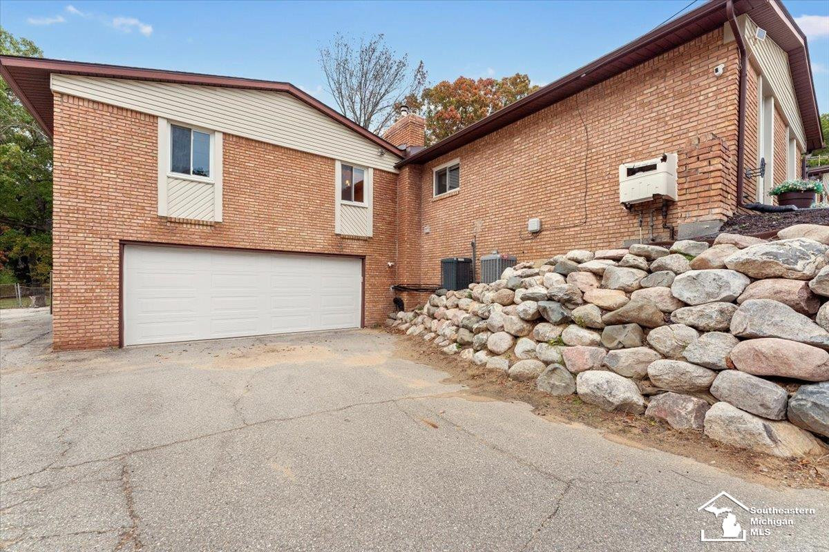 8118 Rene Drive, White Lake, MI — Photo 6