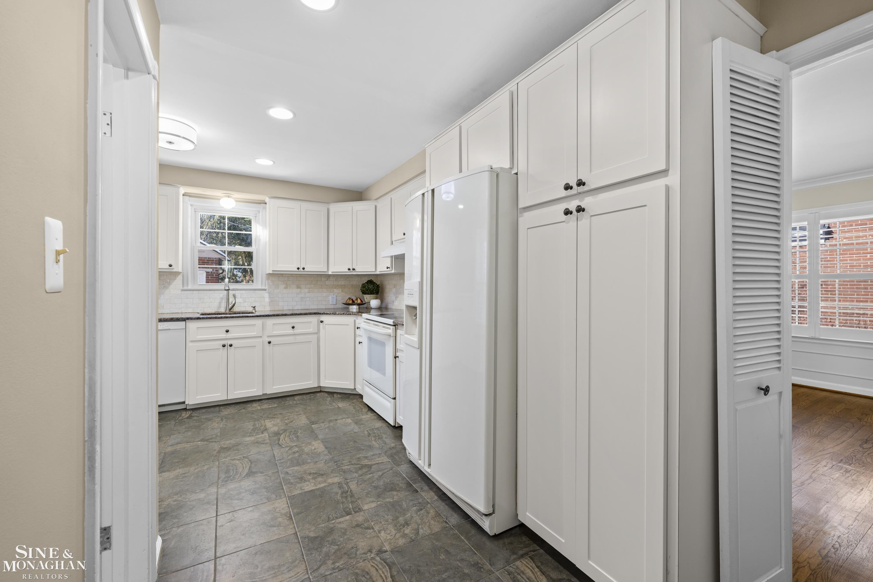 419 Maison Road, Grosse Pointe Farms, MI 48236 — Photo 10