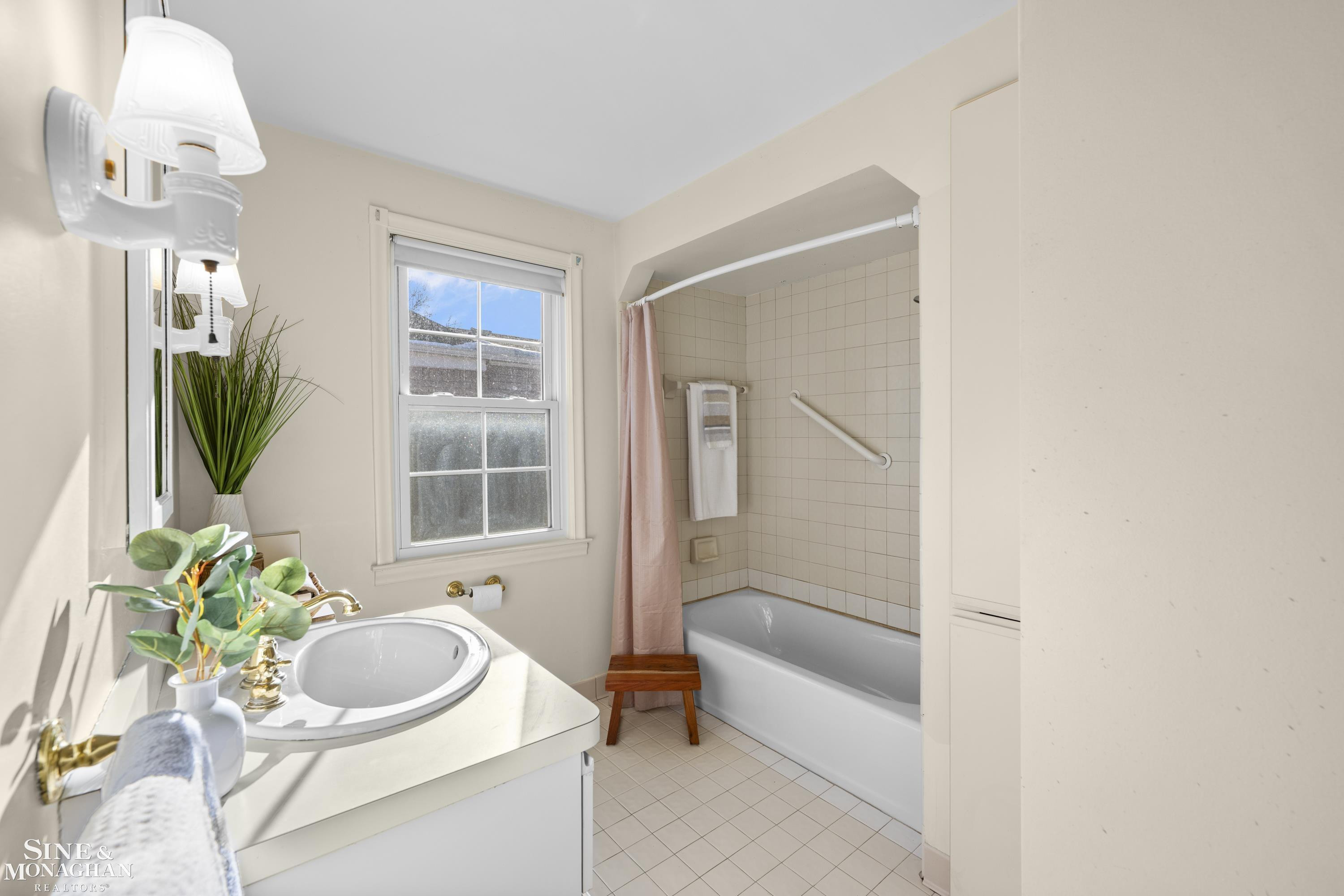 419 Maison Road, Grosse Pointe Farms, MI 48236 — Photo 25