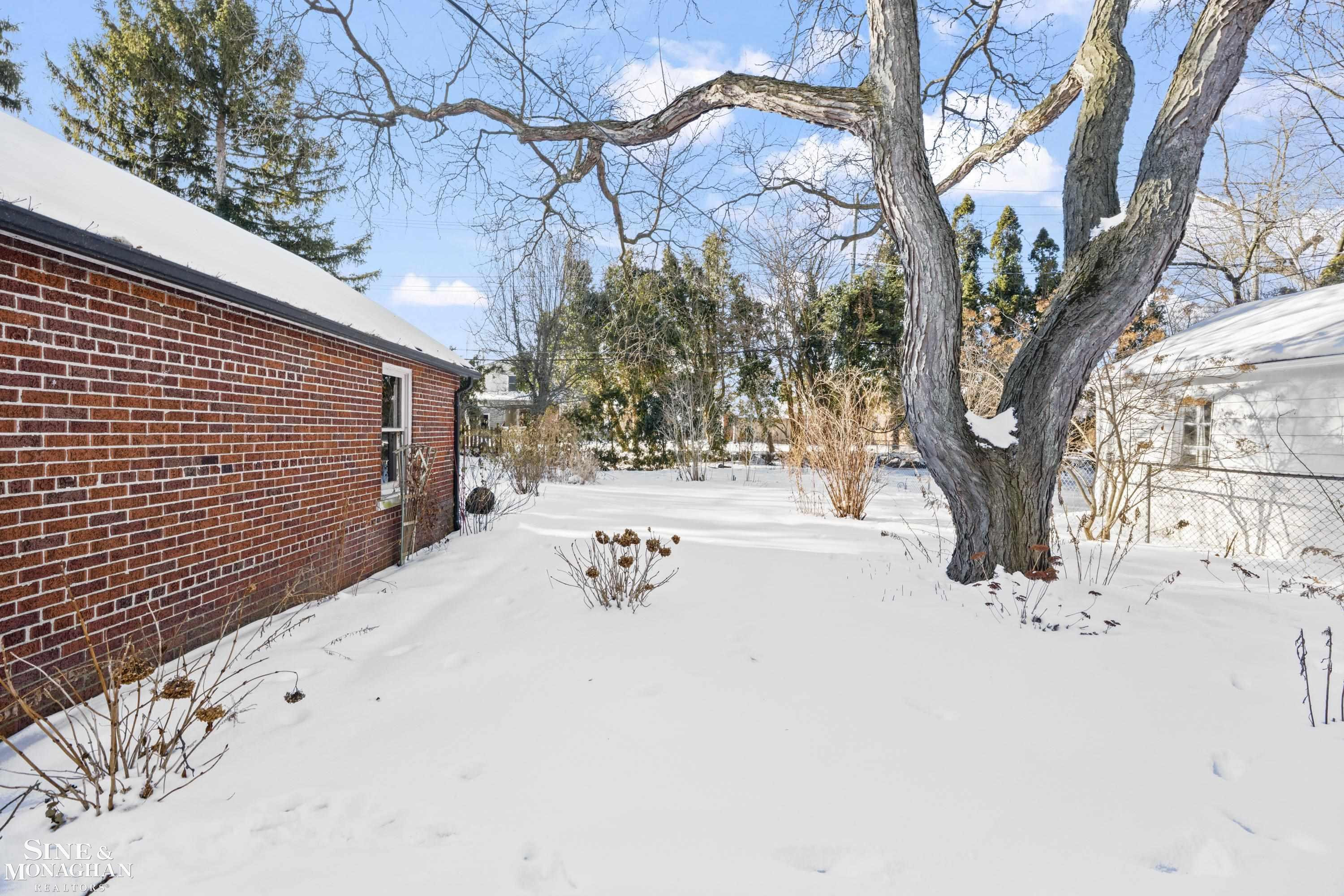 419 Maison Road, Grosse Pointe Farms, MI 48236 — Photo 40