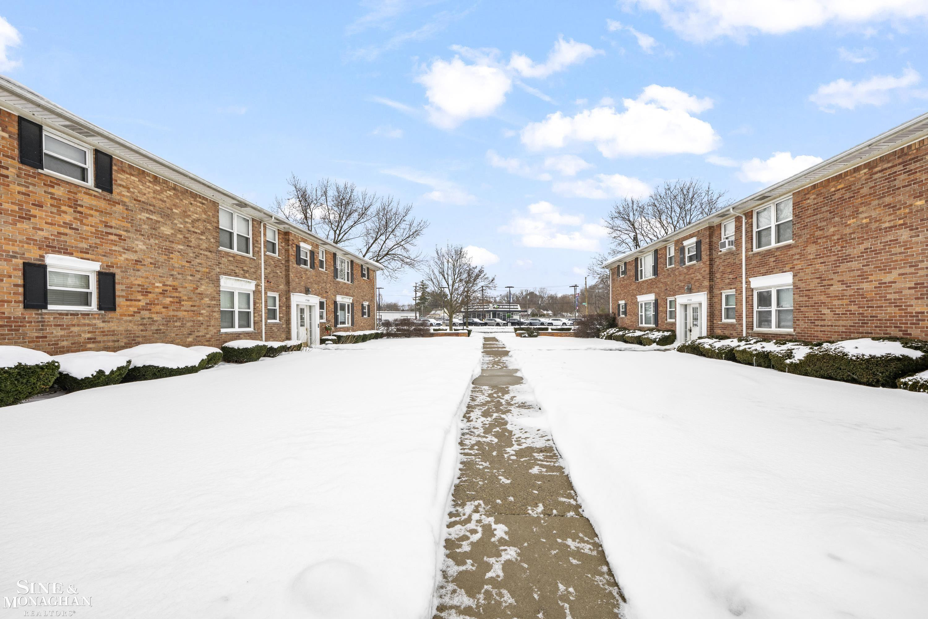 17590 Mack Avenue, 8, Grosse Pointe, MI 48230 — Photo 17