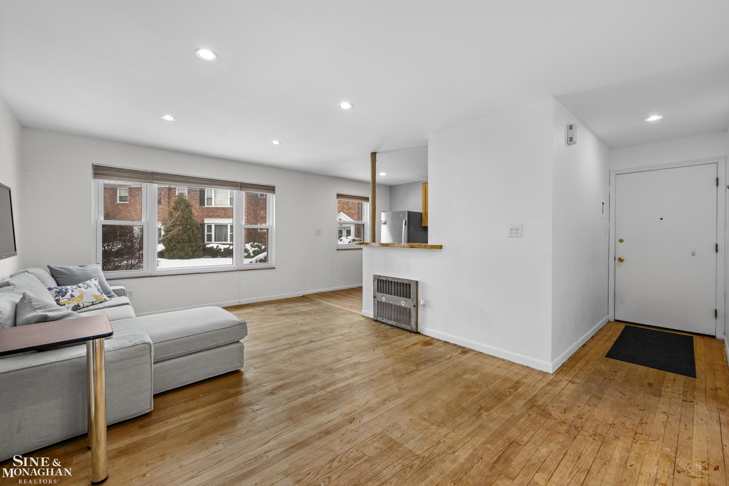17590 Mack Avenue, 8, Grosse Pointe, MI 48230 — Photo 4