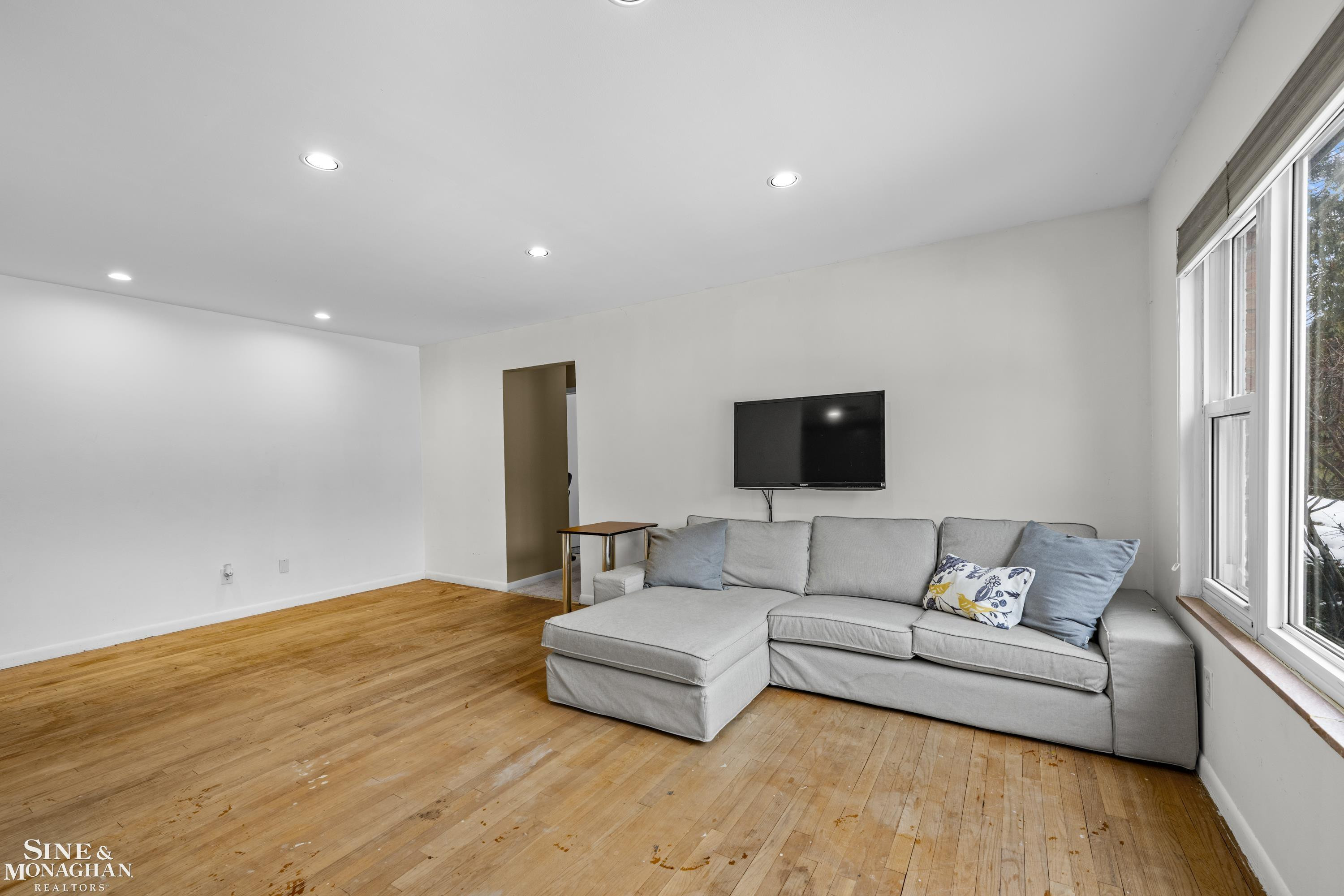 17590 Mack Avenue, 8, Grosse Pointe, MI 48230 — Photo 5