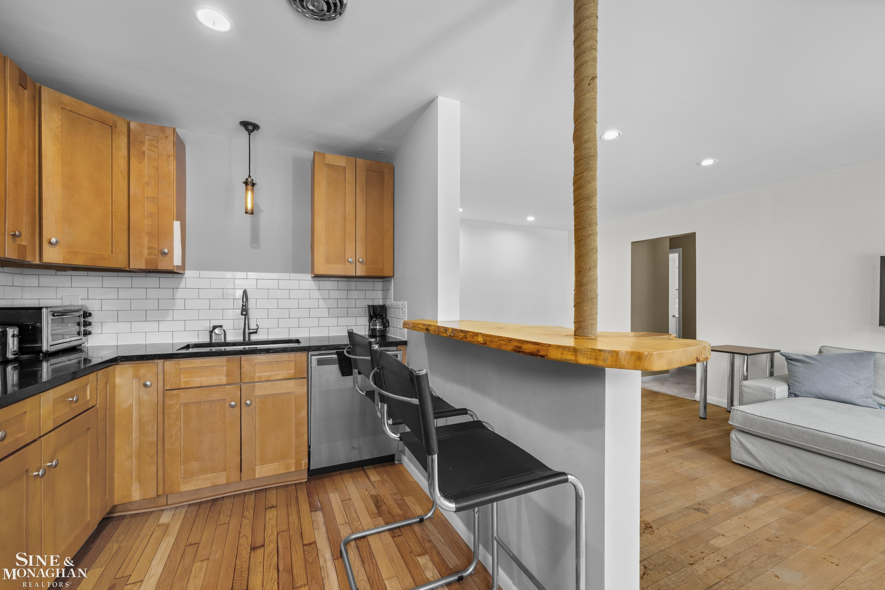 17590 Mack Avenue, 8, Grosse Pointe, MI 48230 — Photo 7