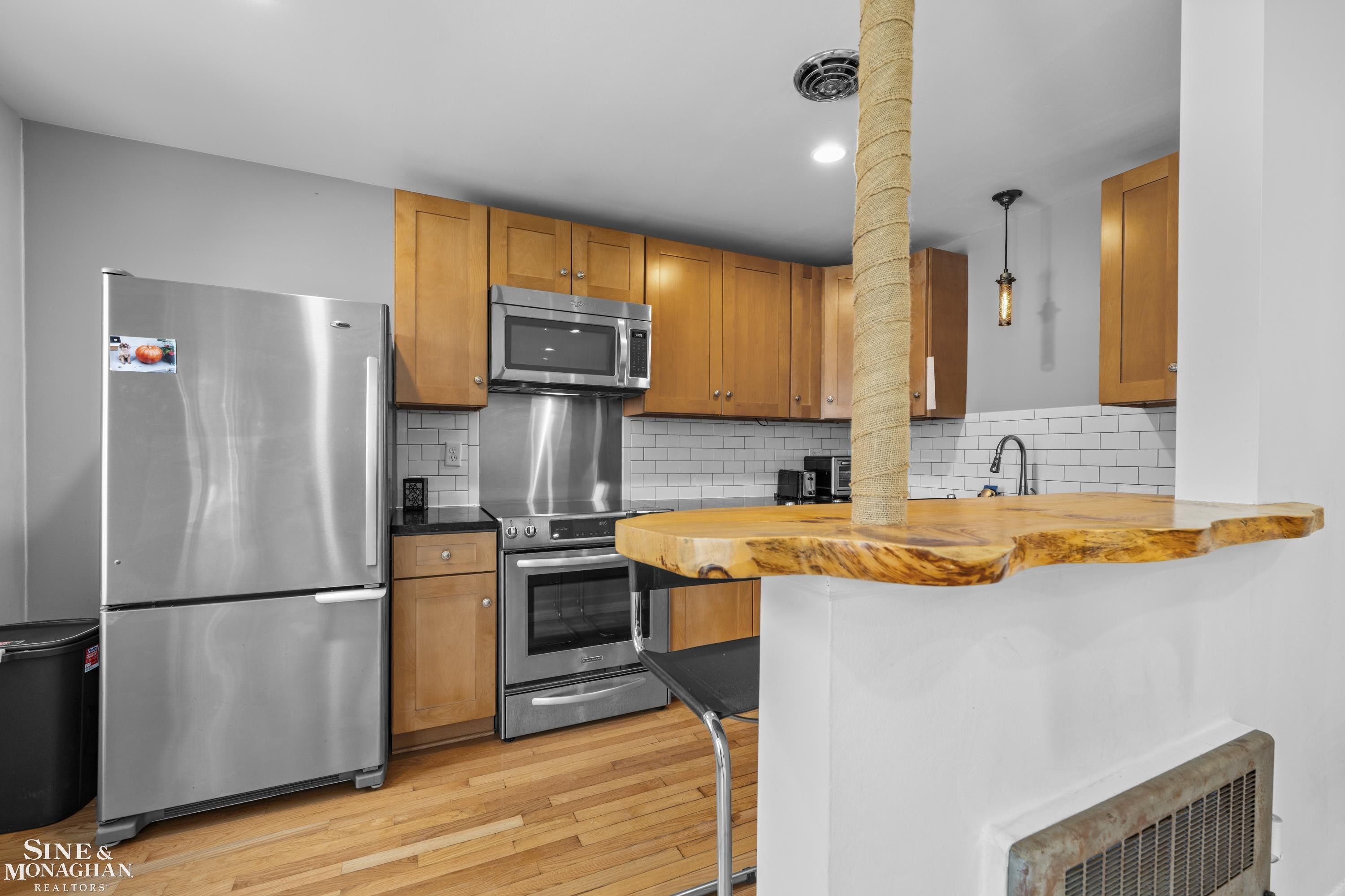 17590 Mack Avenue, 8, Grosse Pointe, MI 48230 — Photo 8
