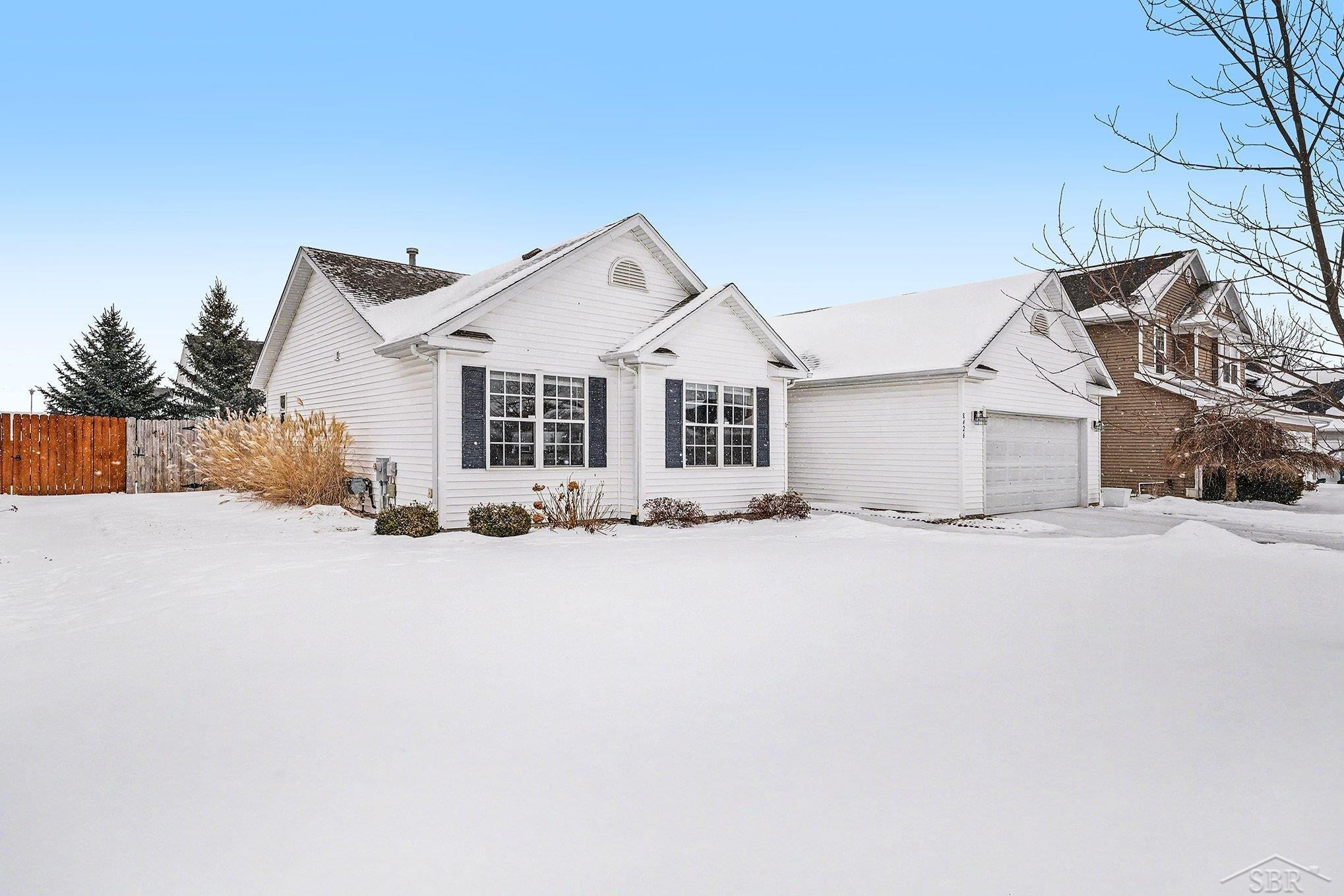 8426 Waxwing Drive, Freeland, MI 48623 — Photo 2