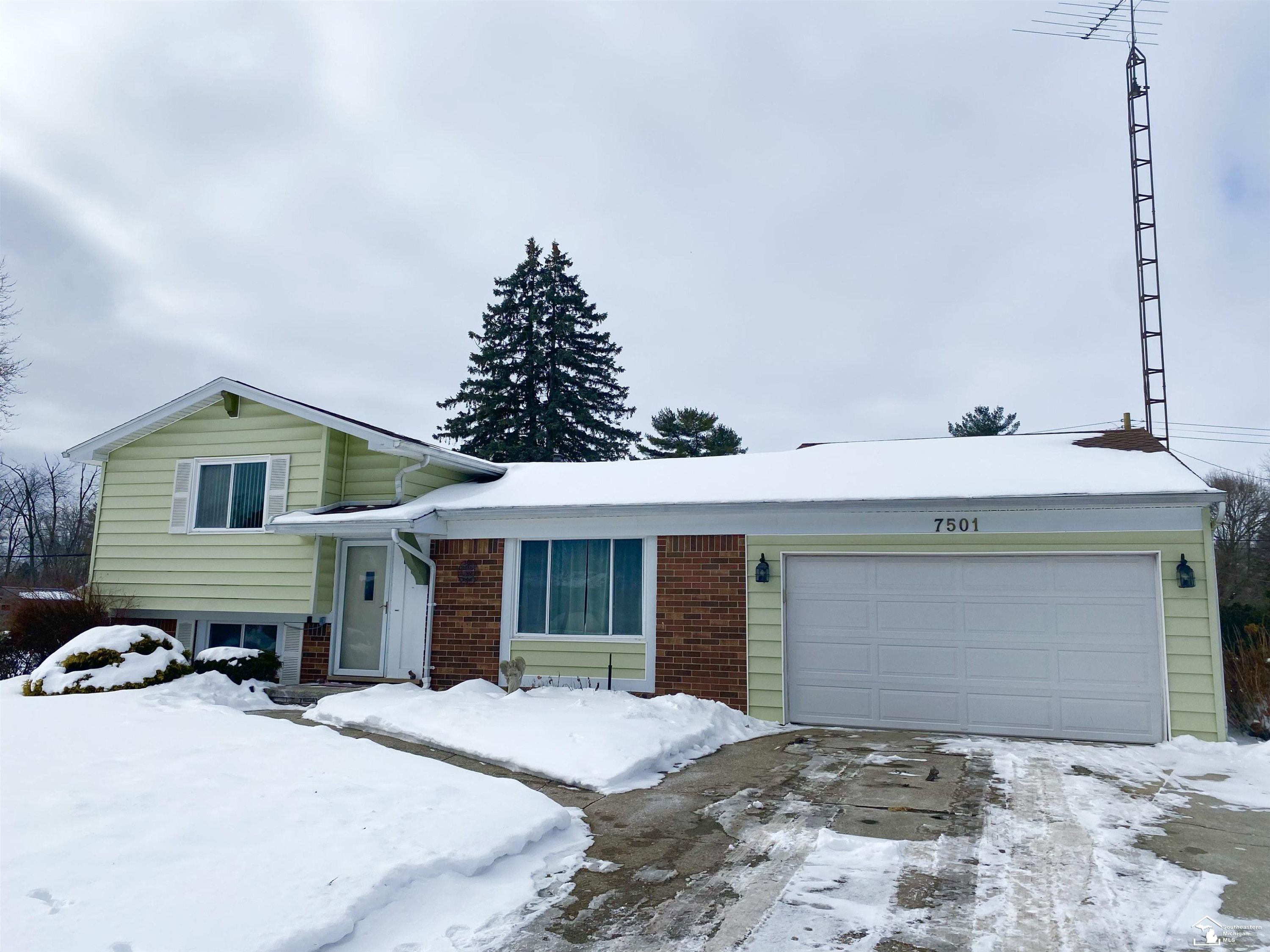 7501 Nottingham Drive, Lambertville, MI 48144 — Photo 2