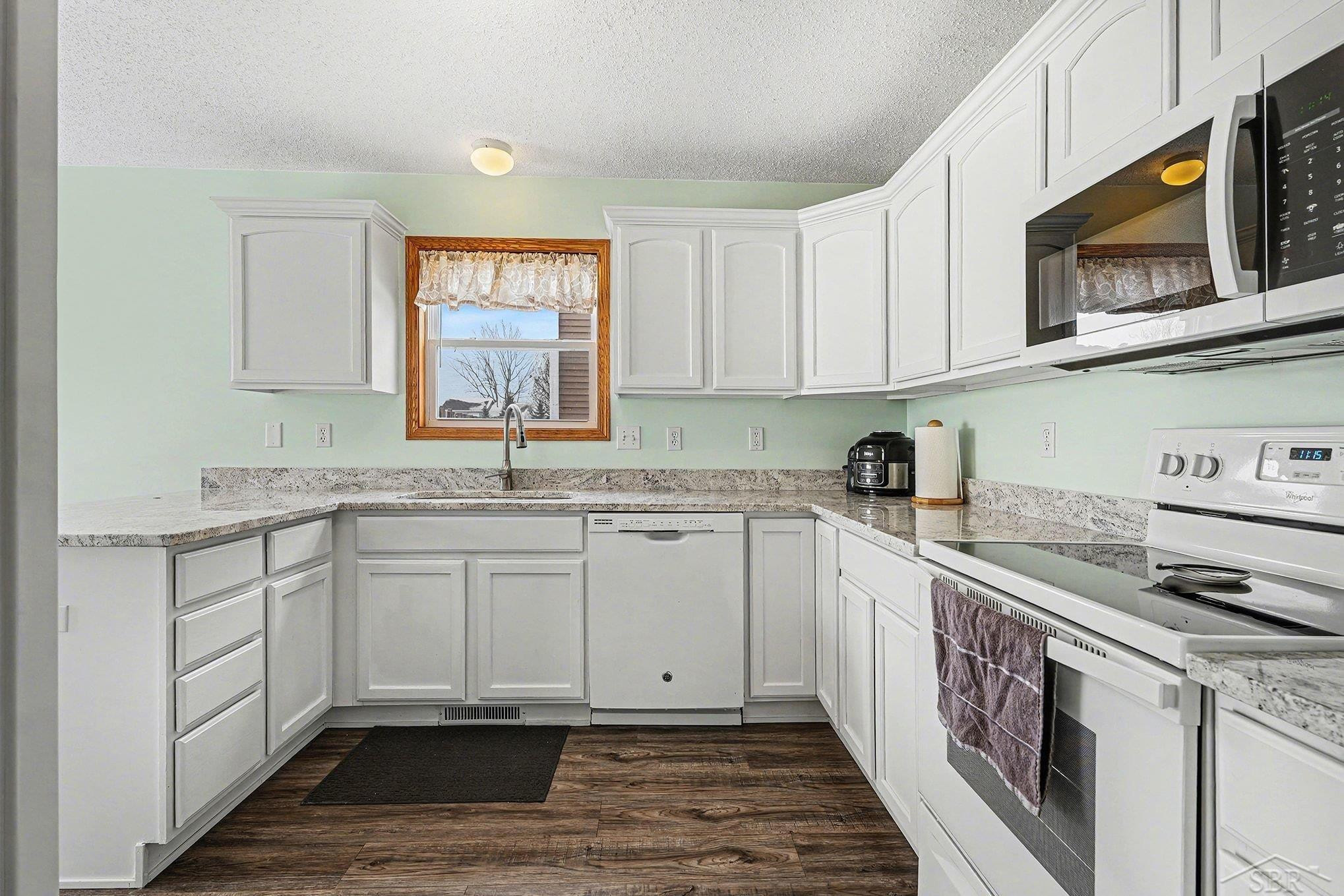 8426 Waxwing Drive, Freeland, MI 48623 — Photo 8