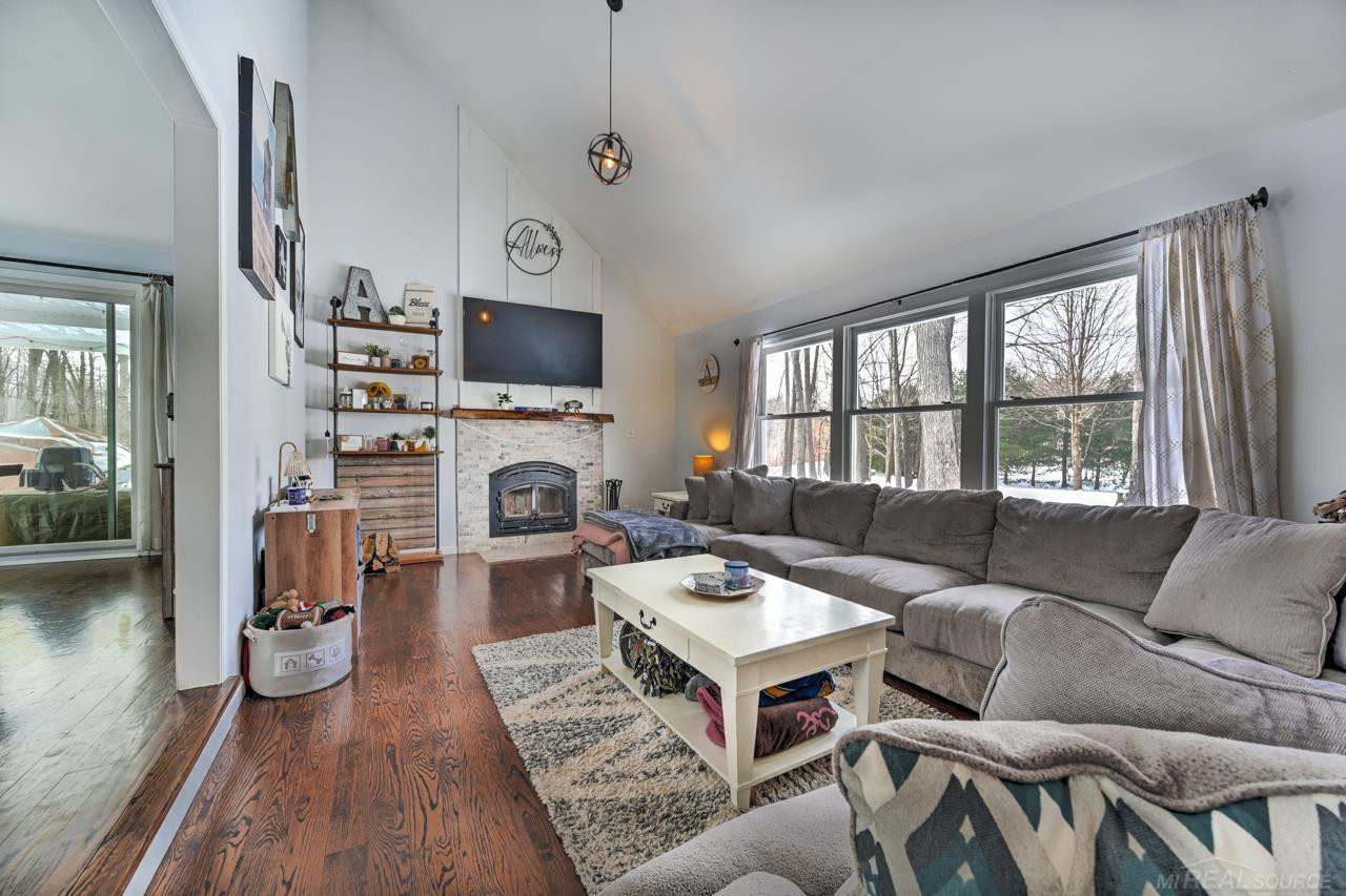 65 Woodside Lane, MI — Photo 6
