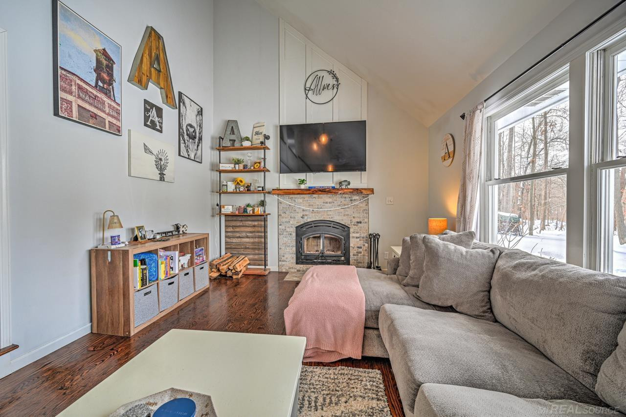 65 Woodside Lane, MI — Photo 8