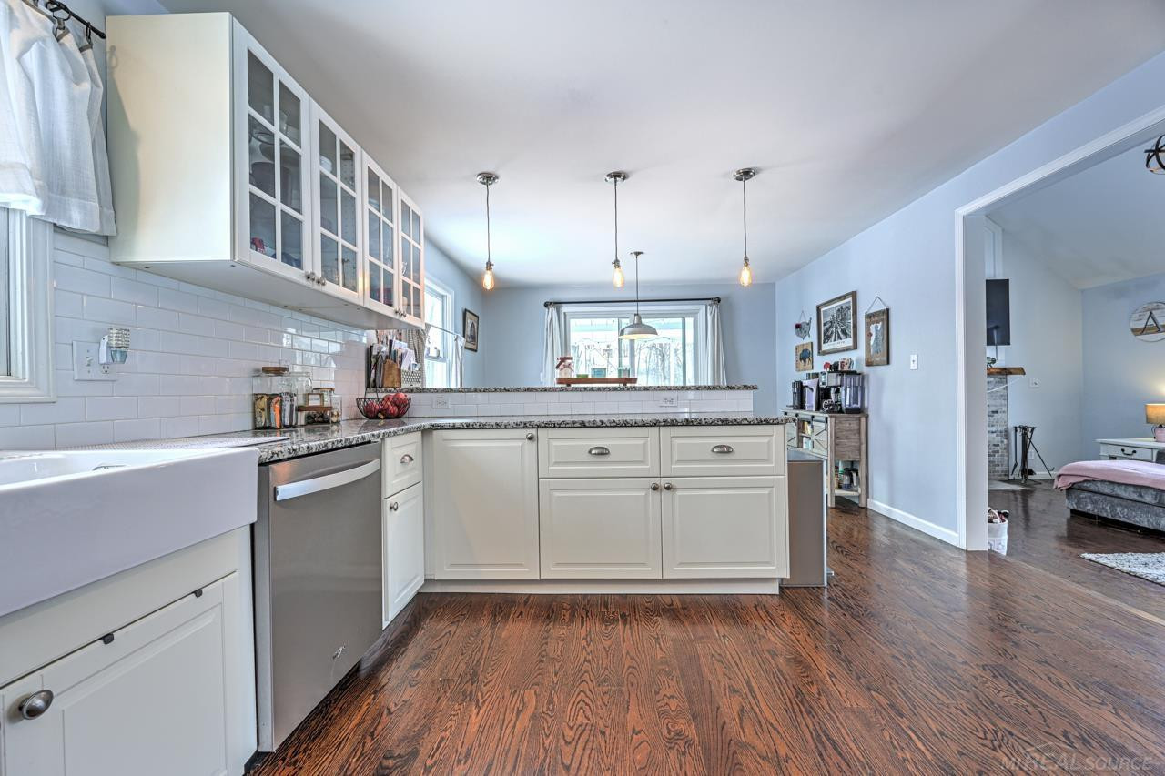 65 Woodside Lane, MI — Photo 17