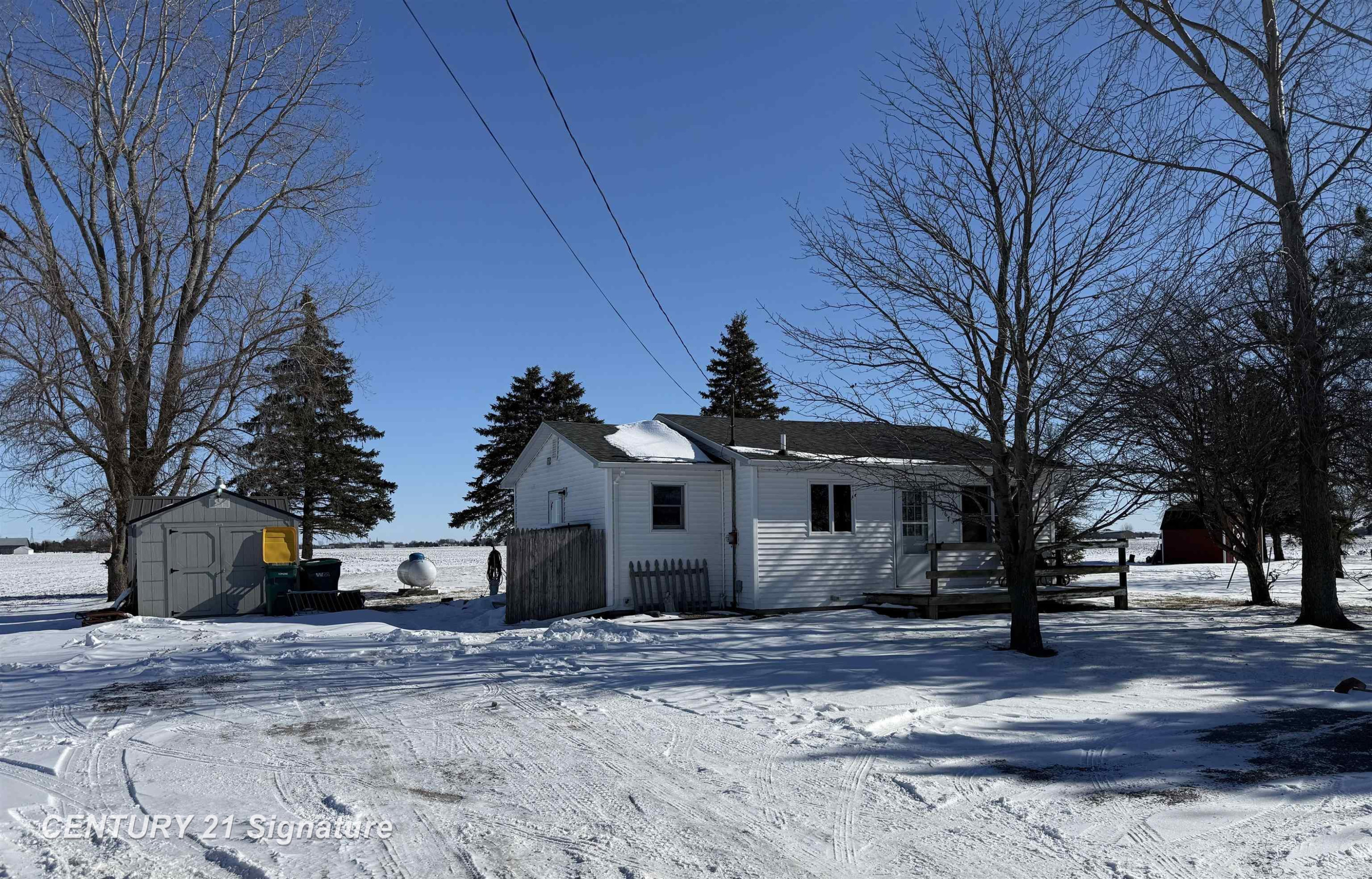 6867 S 7 Mile Road, Freeland, MI 48623 — Photo 2